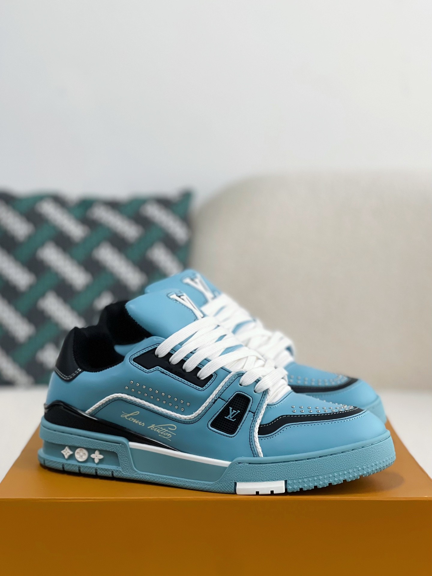 「#3342」 LOUIS VUITTON TRAINER SNEAKERS