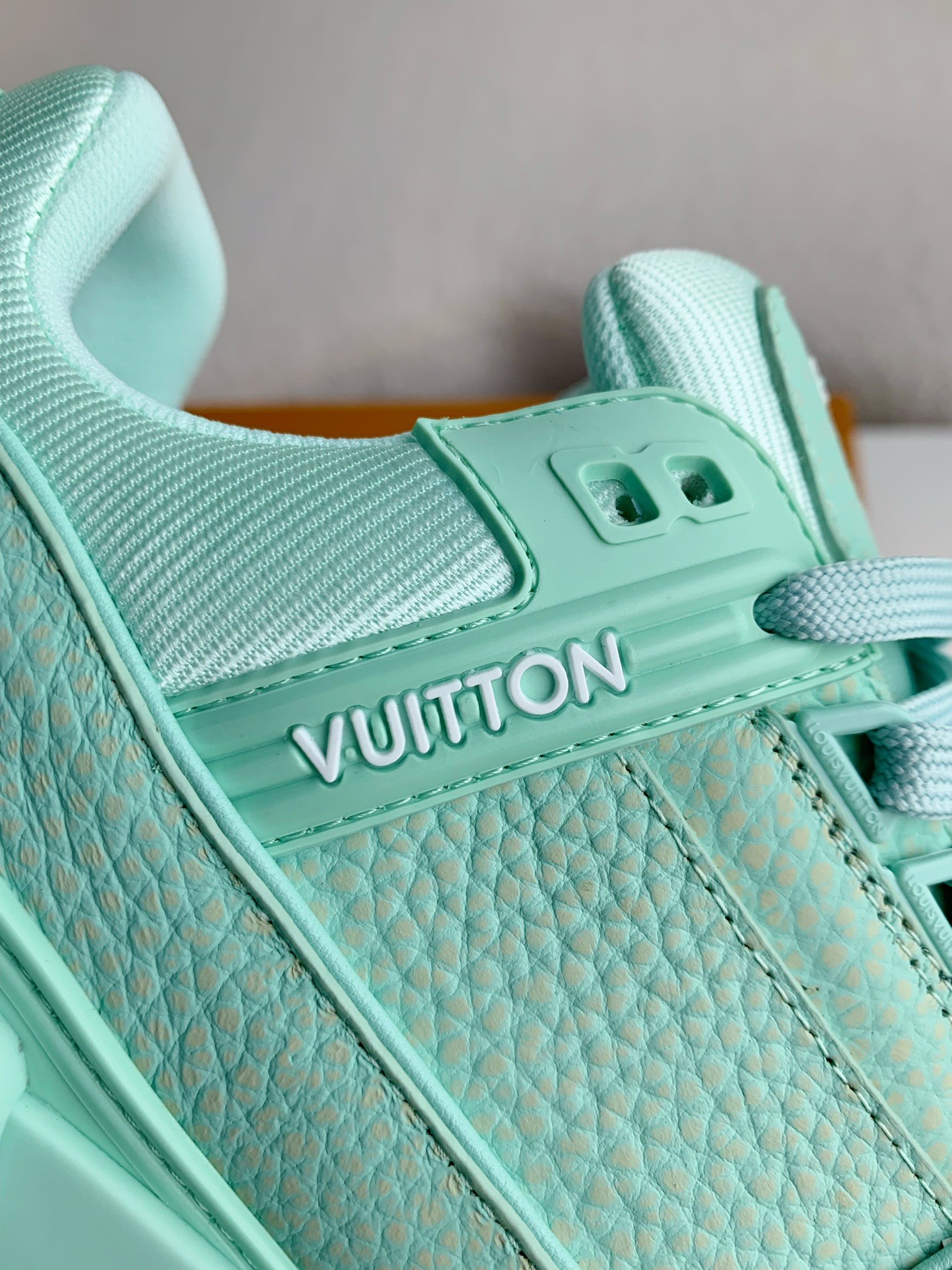 「#3005」LOUIS VUITTON SNEAKERS