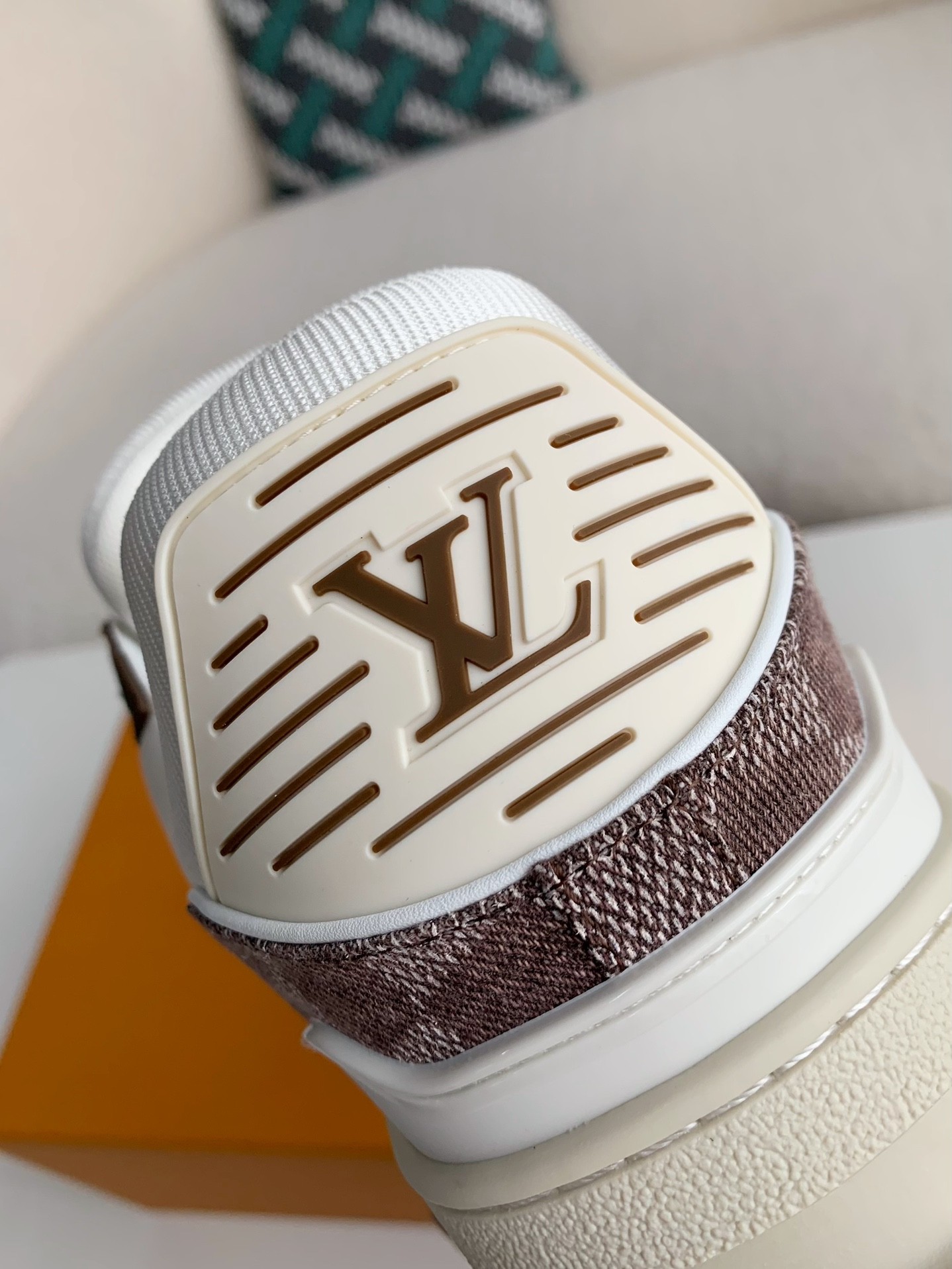 「#3135」 LOUIS VUITTON TRAINER SNEAKERS