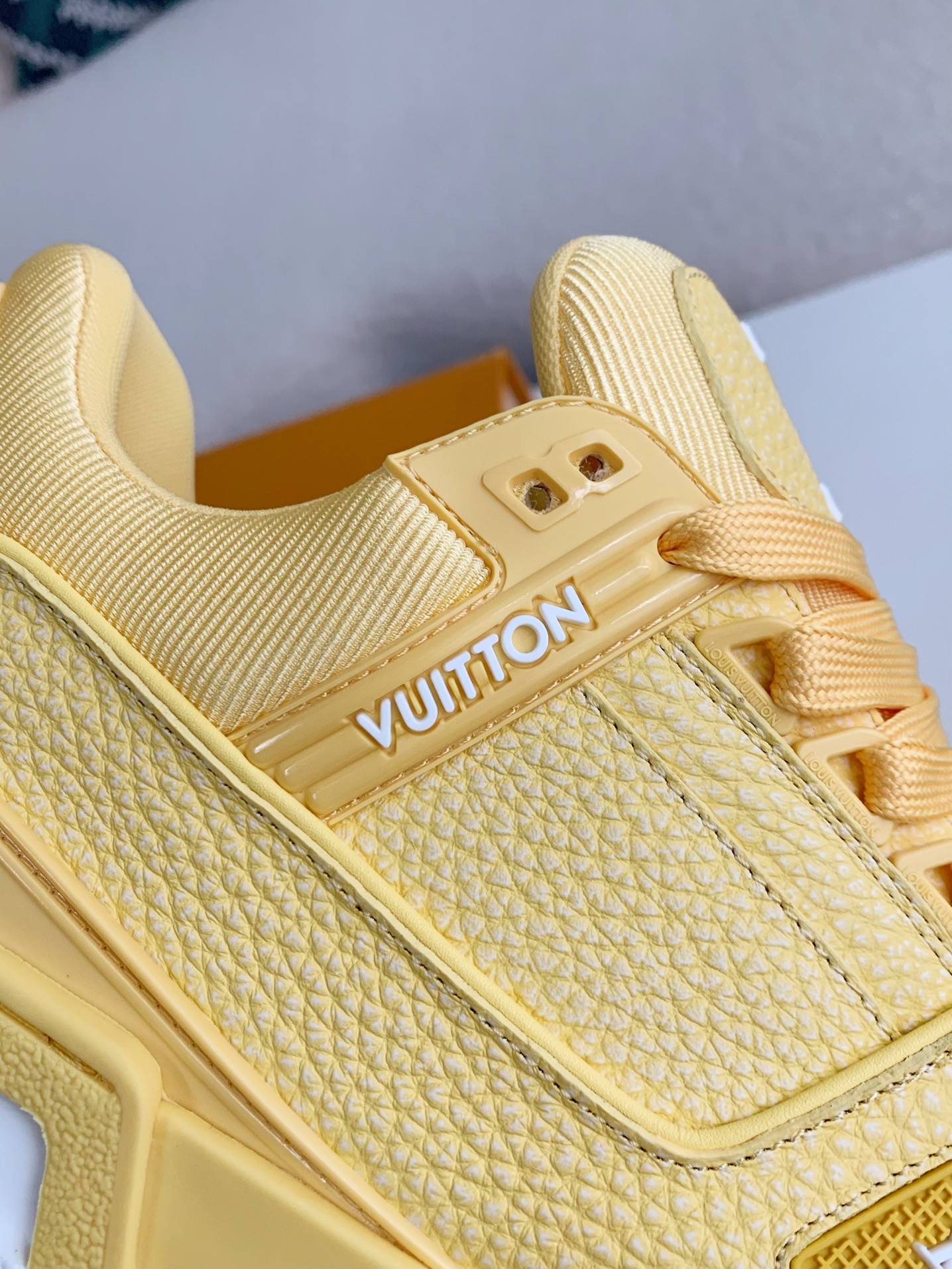 「#3037」LOUIS VUITTON SNEAKERS