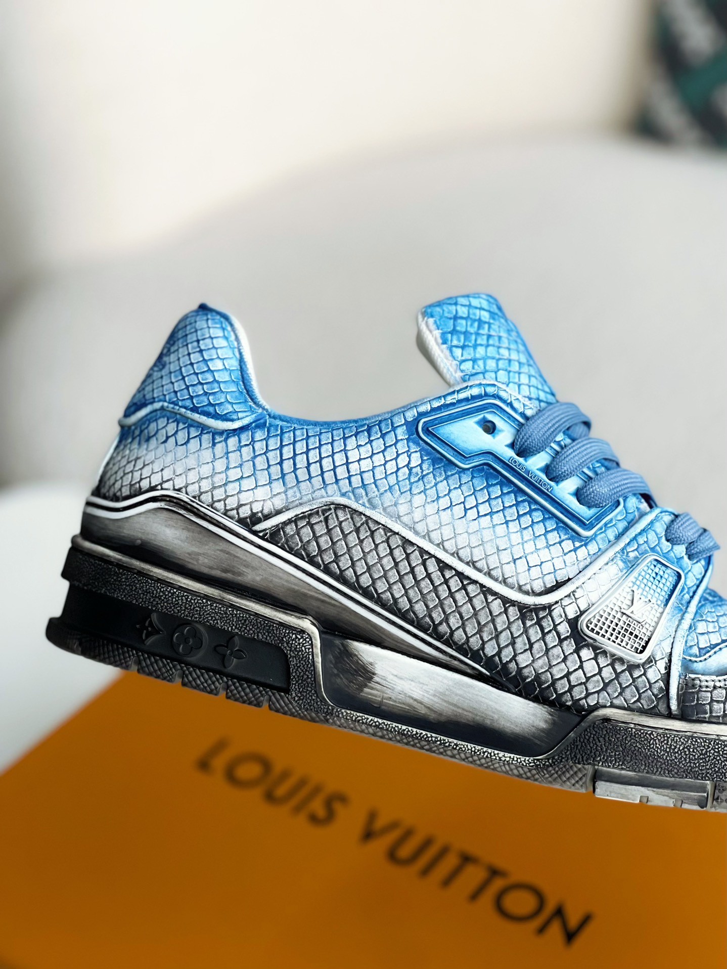 「#3314」 LOUIS VUITTON TRAINER SNEAKERS