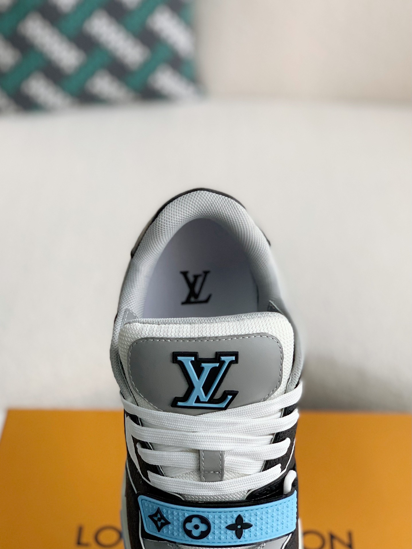 「#2325」LOUIS VUITTON TRAINER Sneakers