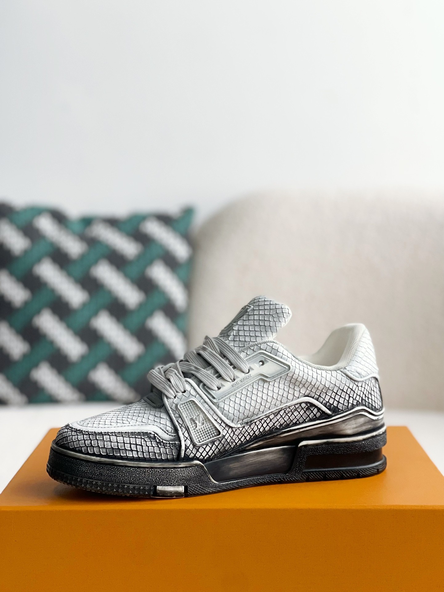 「#3315」 LOUIS VUITTON TRAINER SNEAKERS