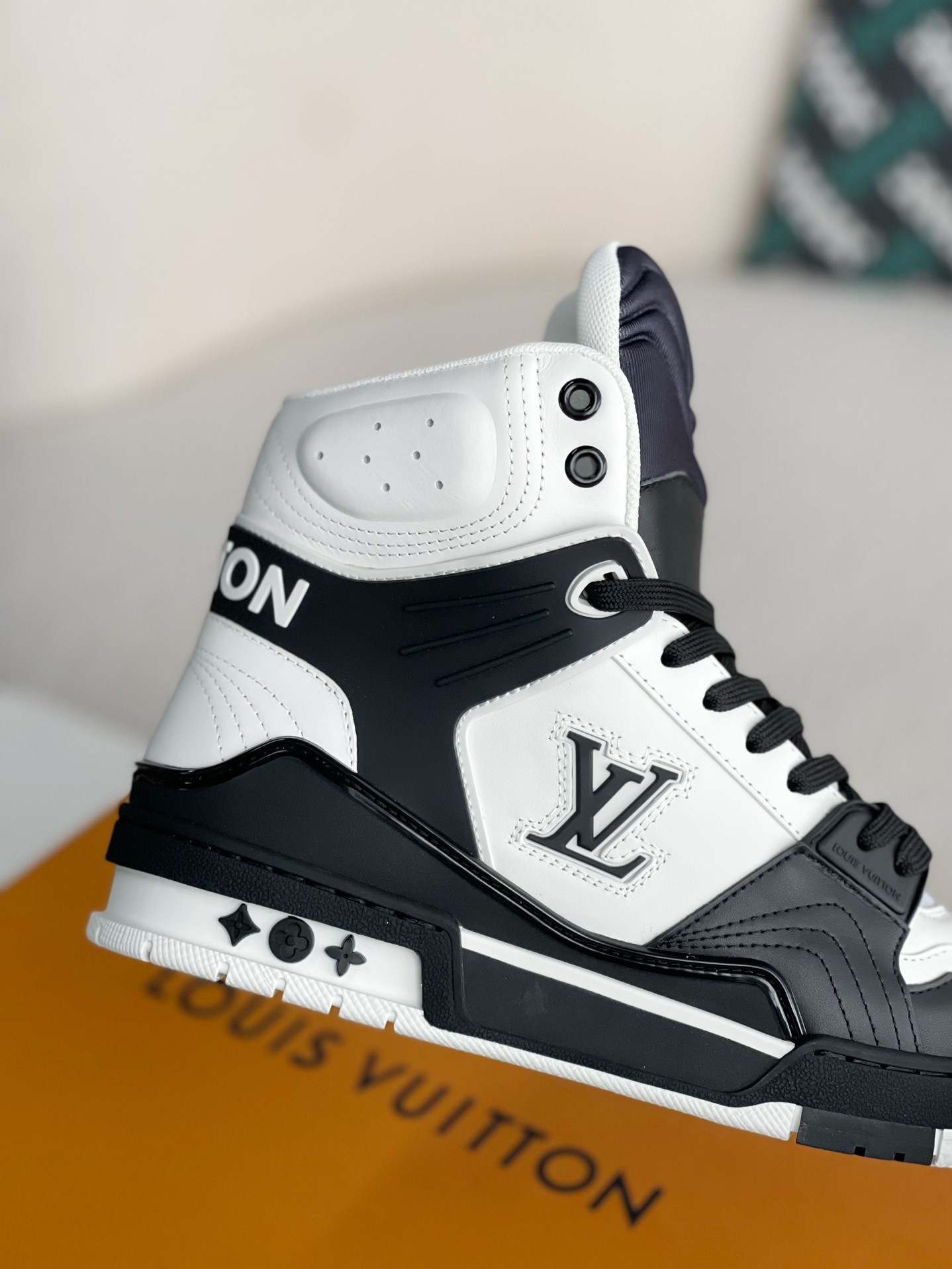 「#3195」LOUIS VUITTON TRAINER SNEAKERS