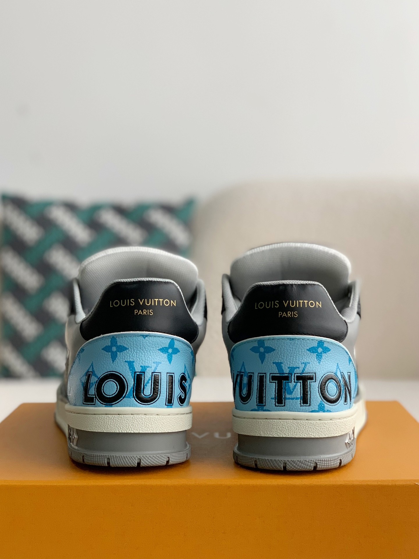 「#2325」LOUIS VUITTON TRAINER Sneakers