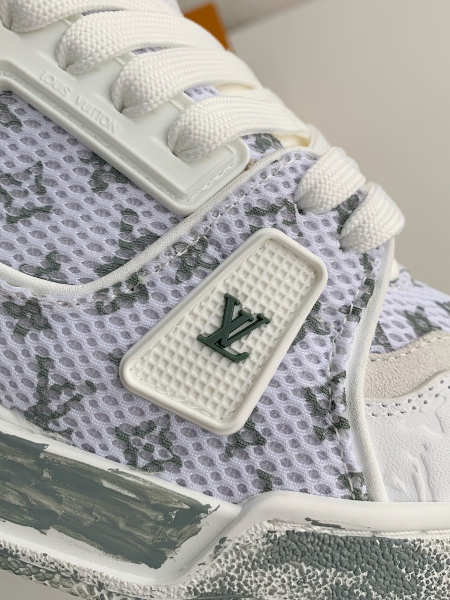 「#3369」 LOUIS VUITTON TRAINER SNEAKERS