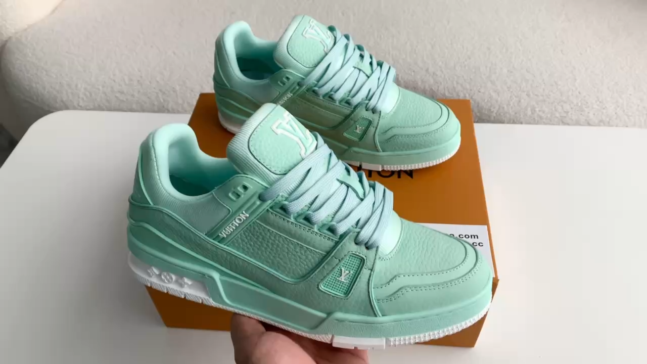 「#3005」LOUIS VUITTON SNEAKERS