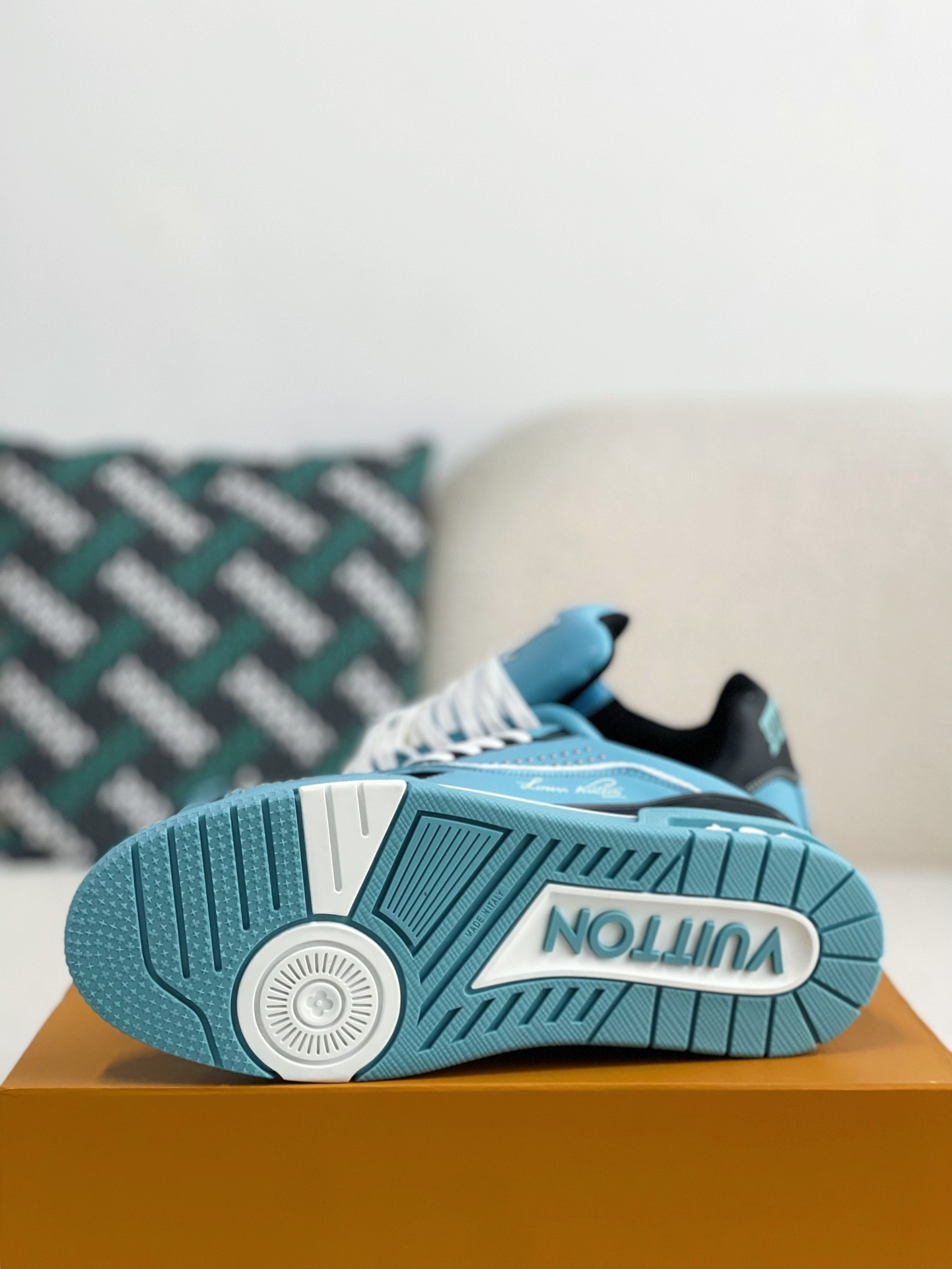 「#3342」 LOUIS VUITTON TRAINER SNEAKERS