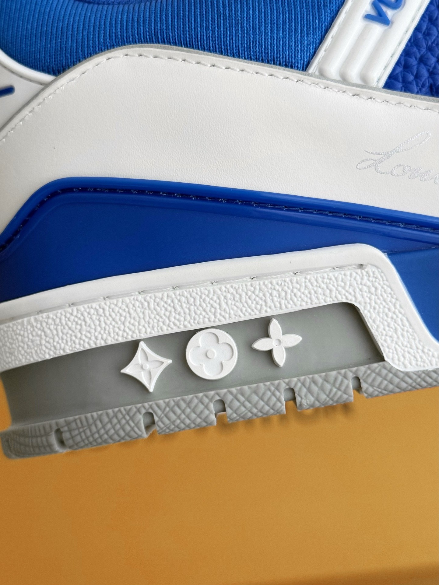 LOUIS VUITTON TRAINER SNEAKERS