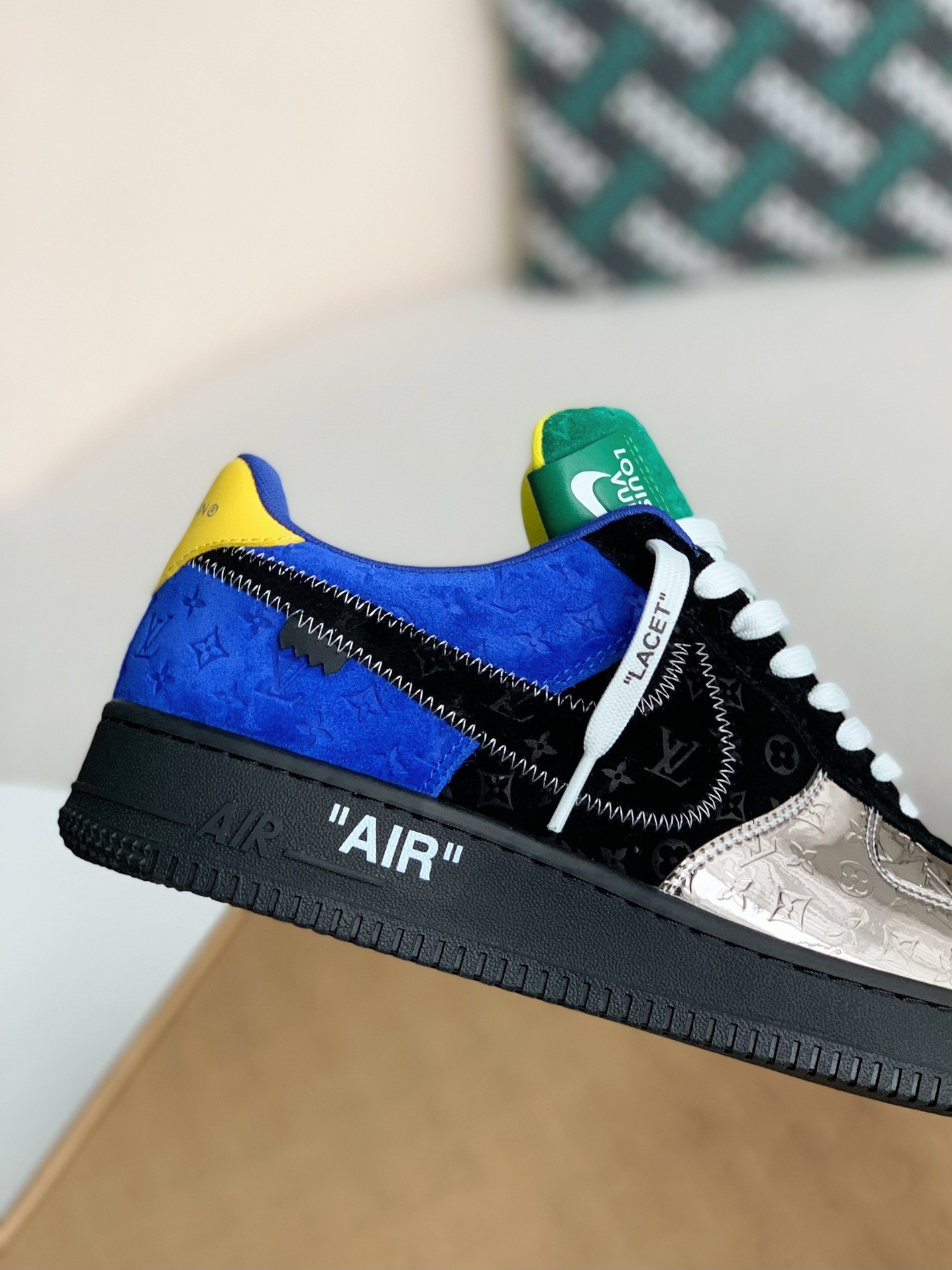 LOUIS VUITTON × NIKE AIR FORCE 1 Sneaker