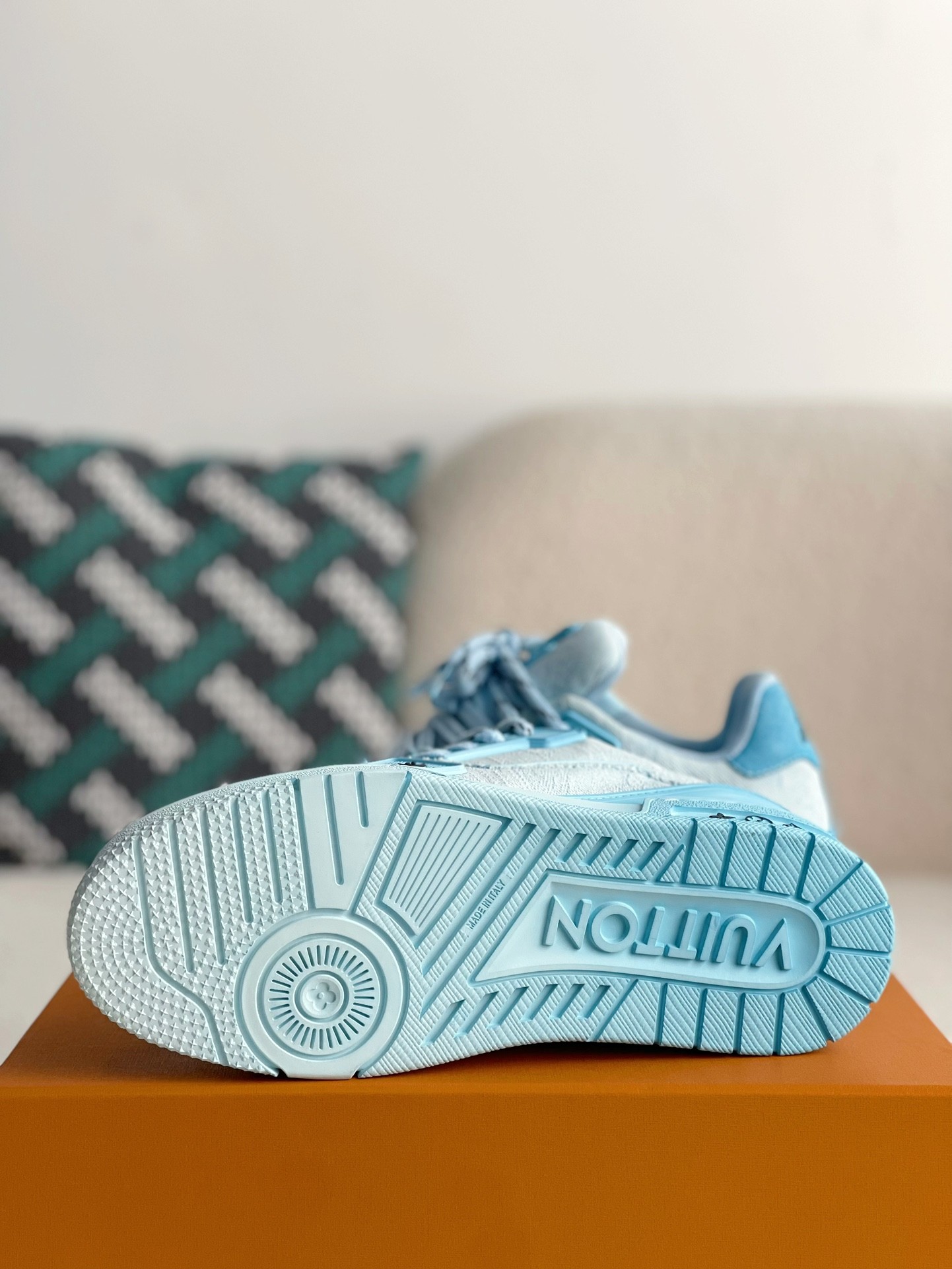 「#3238」 LOUIS VUITTON TRAINER SNEAKERS