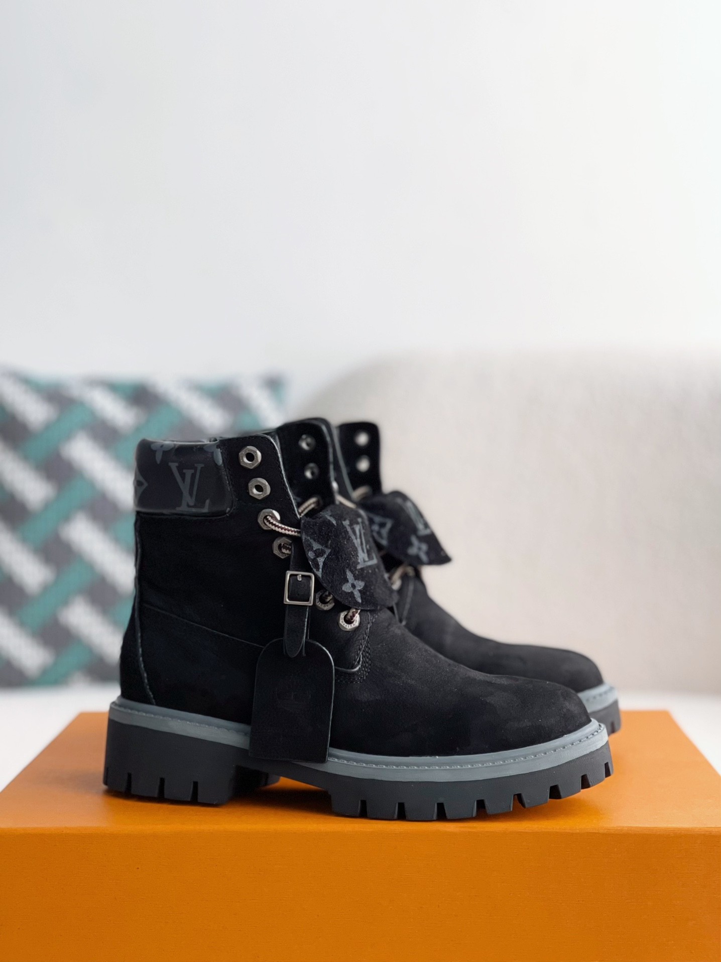 「#3575」louis vuitton & timberland Martin boots
