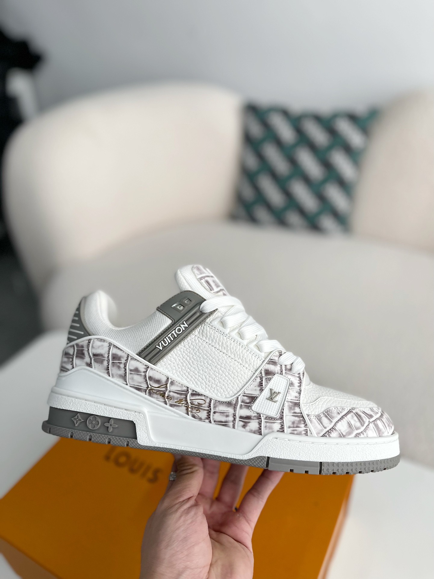 「#3368」 LOUIS VUITTON TRAINER SNEAKERS