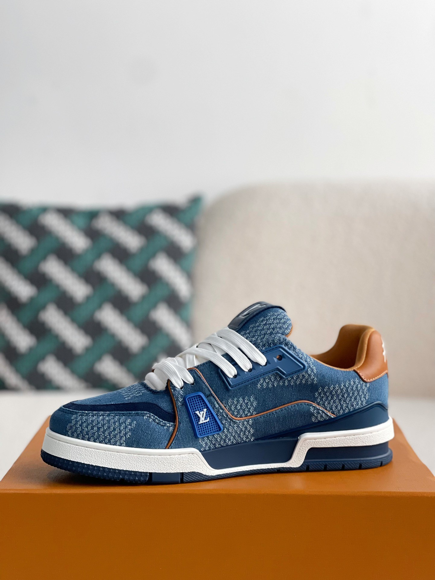 「#3124」LOUIS VUITTON SNEAKERS