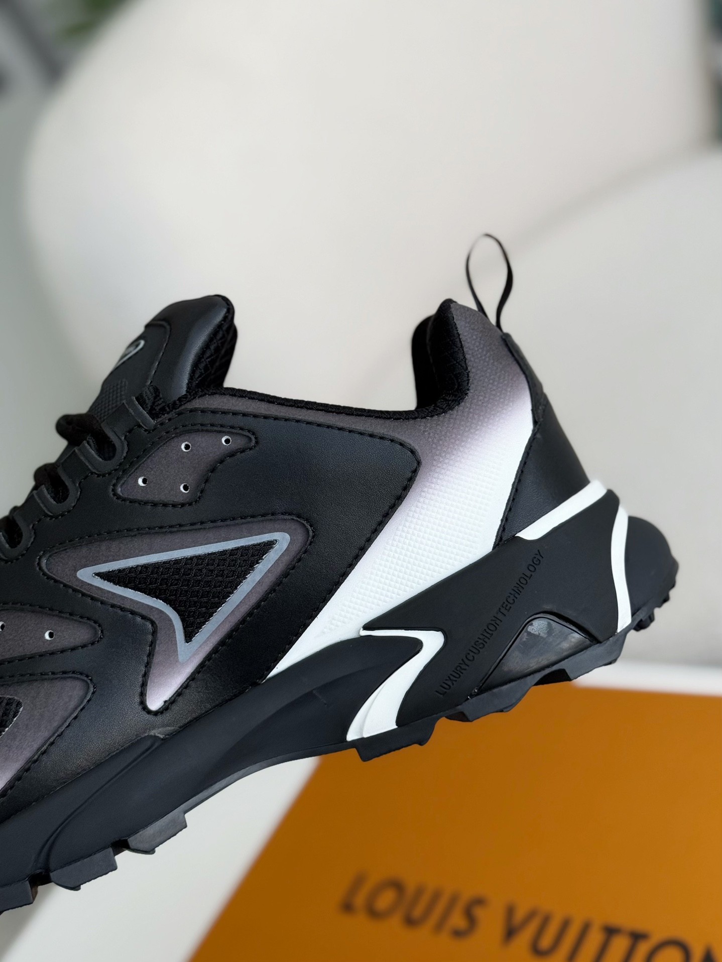 「#3695」LOUIS VUITTON CASUAL SNEAKERS