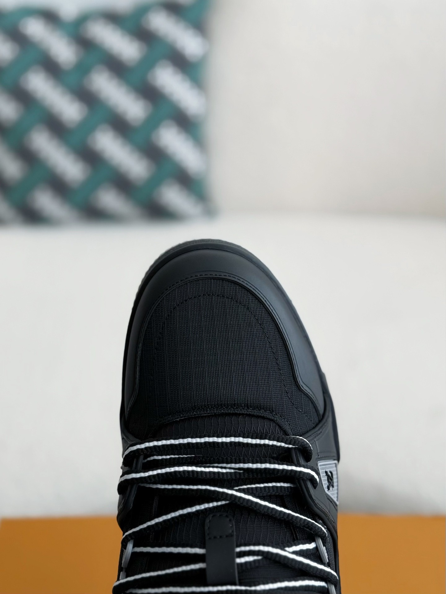 LOUIS VUITTON TRAINER SNEAKERS