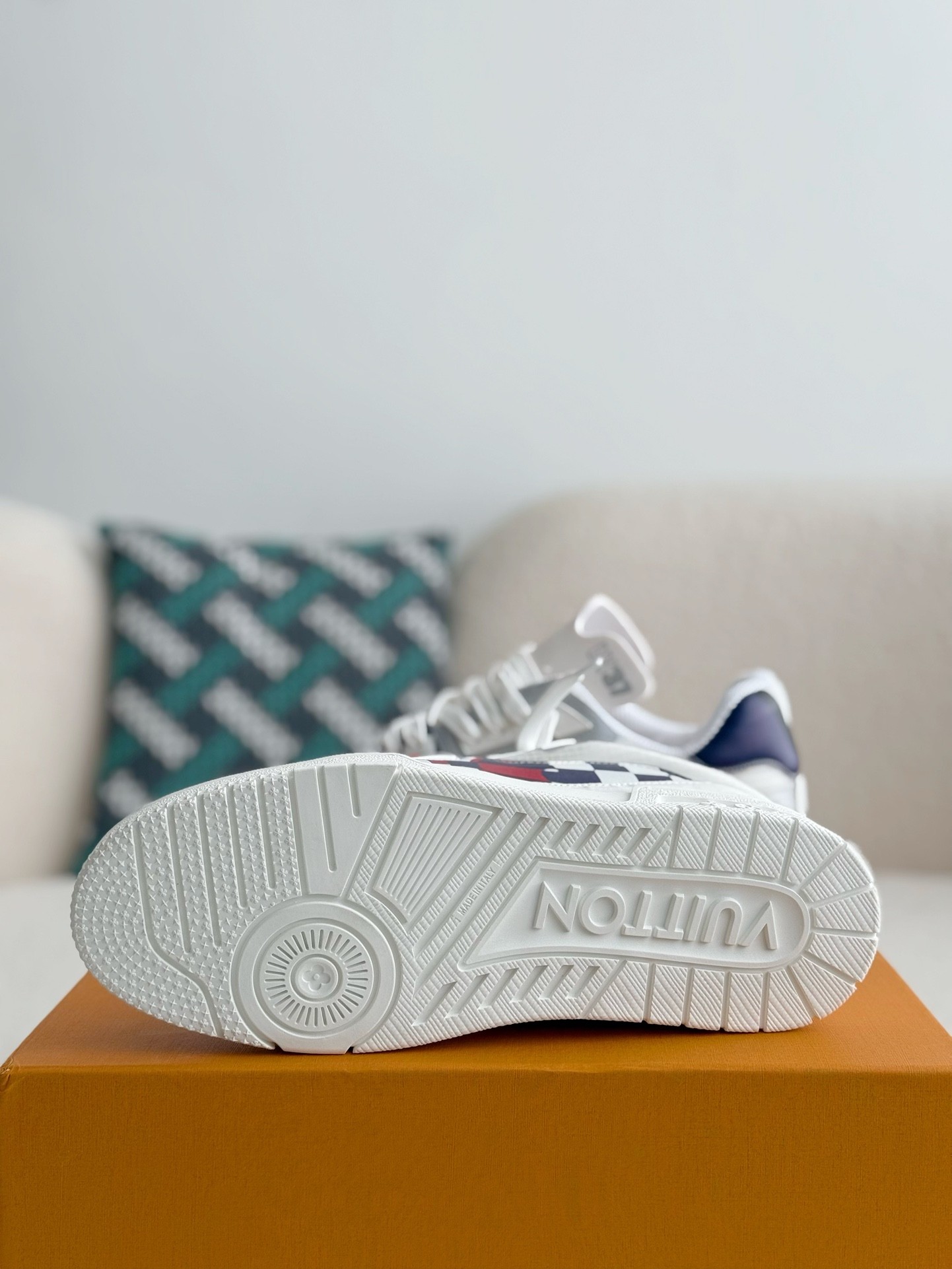 「#3807」 LOUIS VUITTON TRAINER SNEAKERS 37th America's Cup Limited Edition