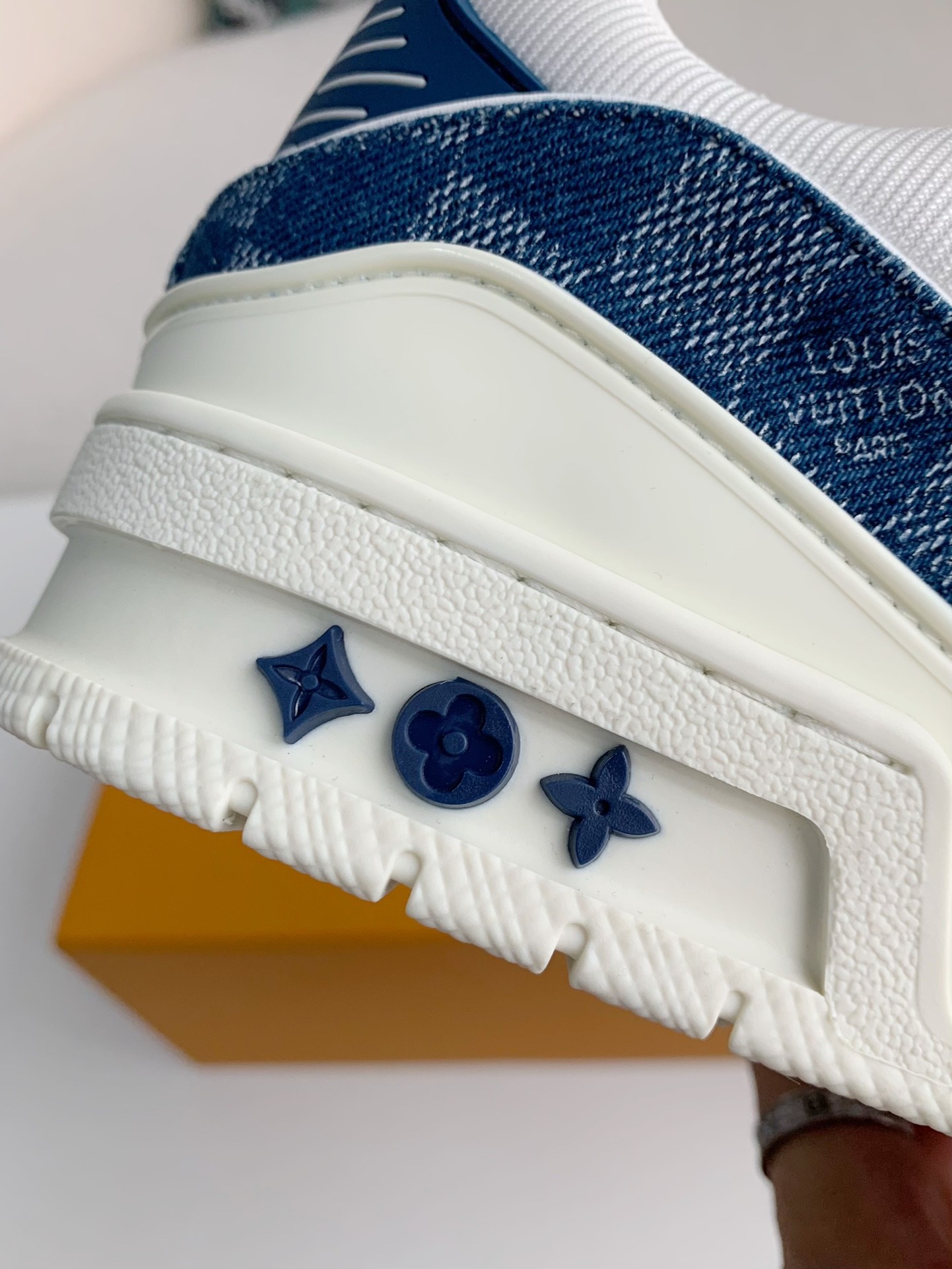 「#2988」LOUIS VUITTON SNEAKERS