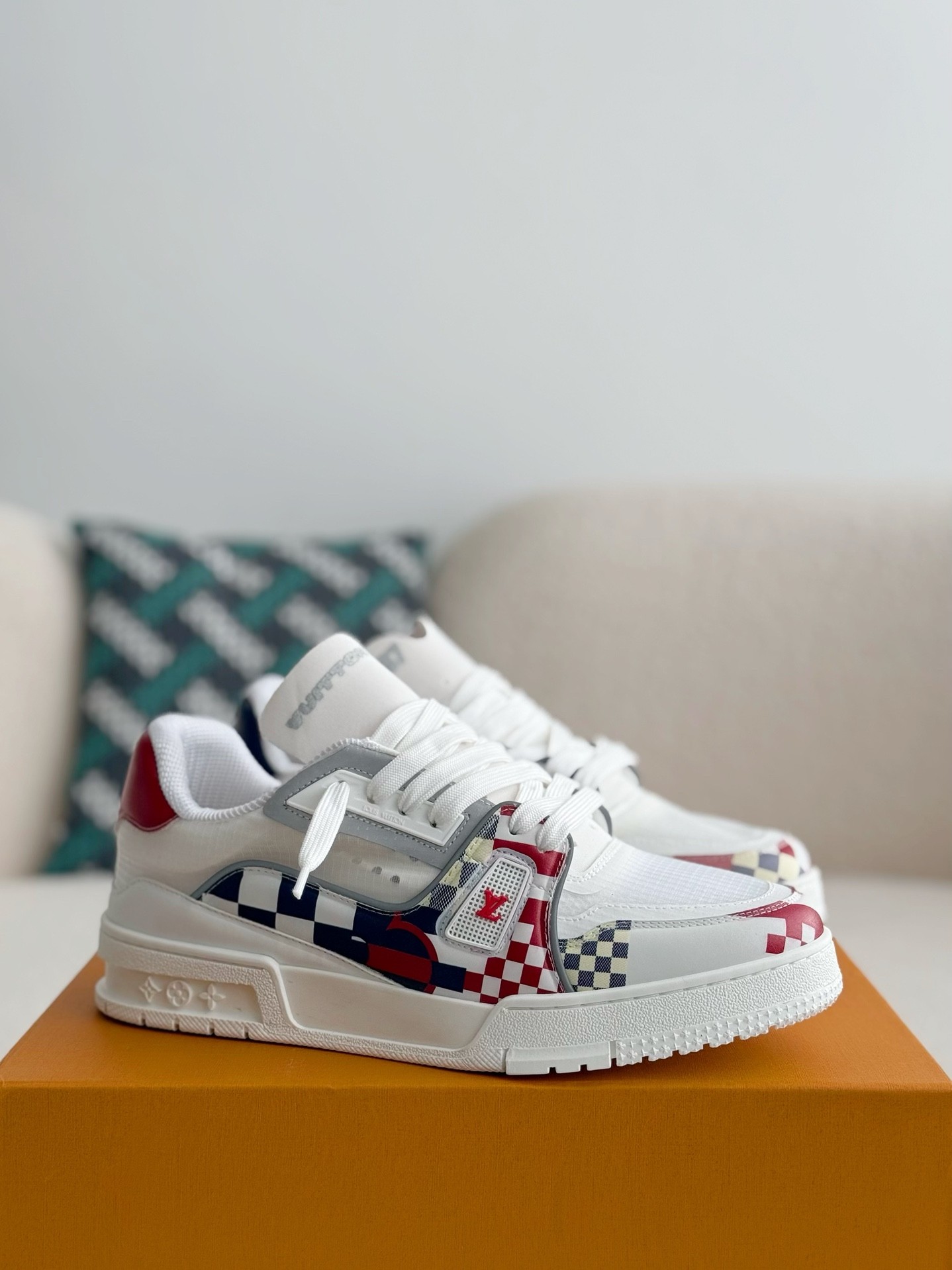 「#3807」 LOUIS VUITTON TRAINER SNEAKERS 37th America's Cup Limited Edition