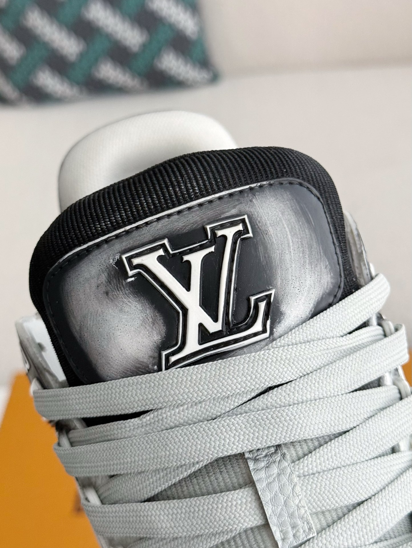 LOUIS VUITTON TRAINER SNEAKERS
