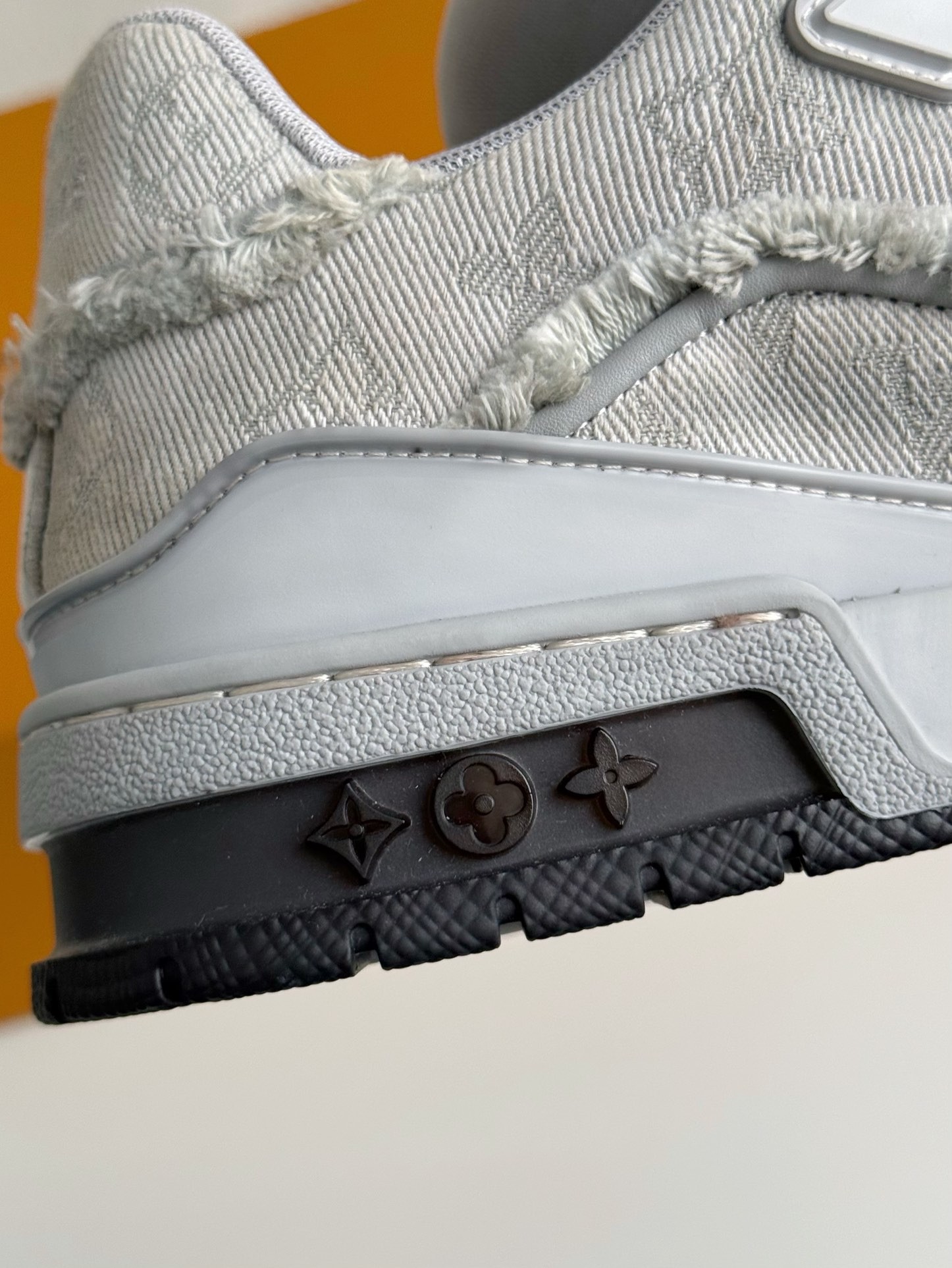 LOUIS VUITTON TRAINER SNEAKERS