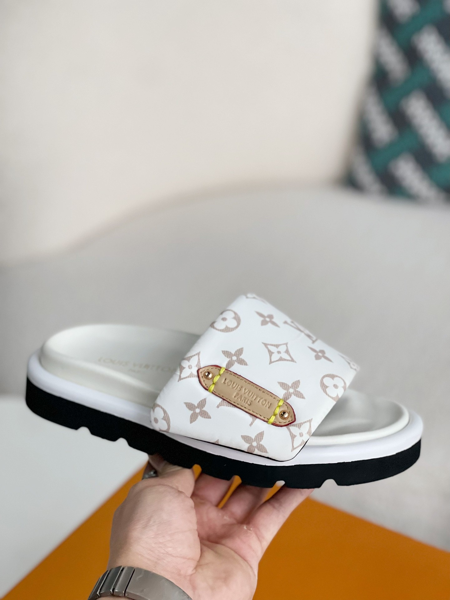 「#2998」LOUIS VUITTON SLIPPERS
