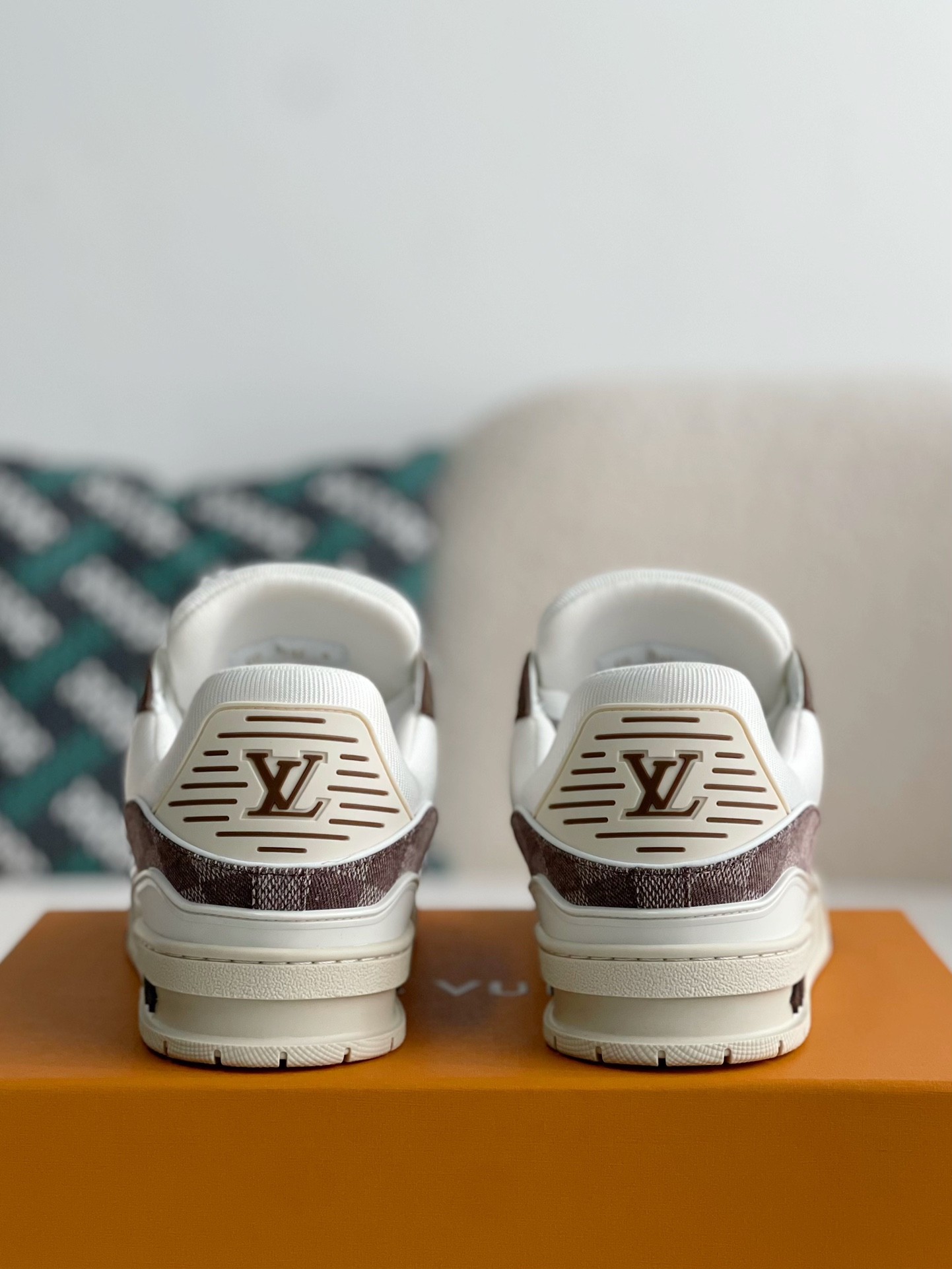 「#3135」 LOUIS VUITTON TRAINER SNEAKERS