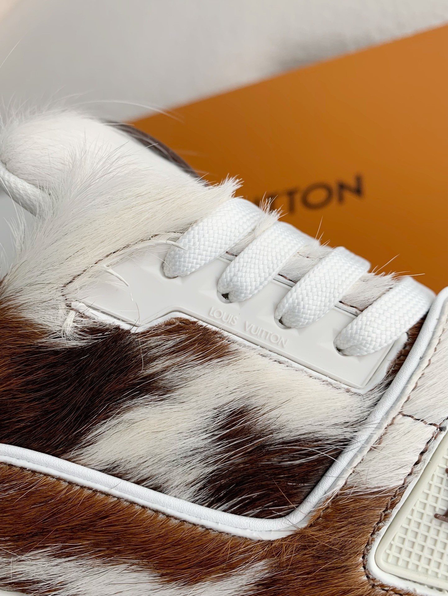 「#3530」 LOUIS VUITTON TRAINER SNEAKERS