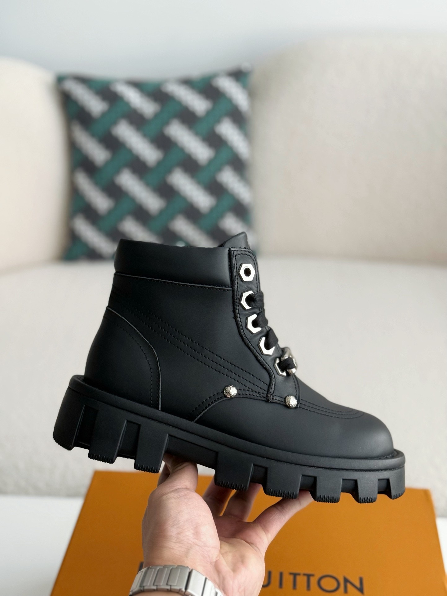 「#3718」LOUIS VUITTON Leather Round toe lace-up boots