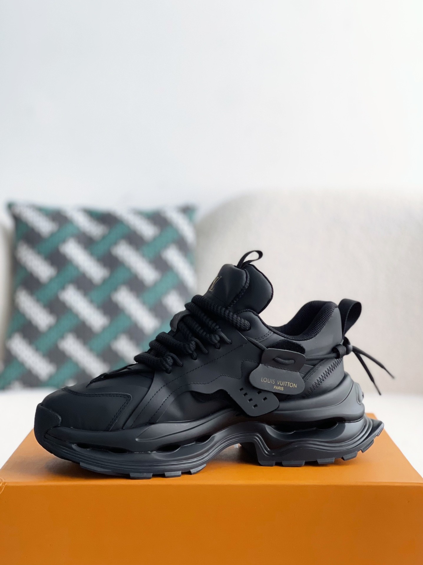 「#3520」LOUIS VUITTON CASUAL SNEAKERS