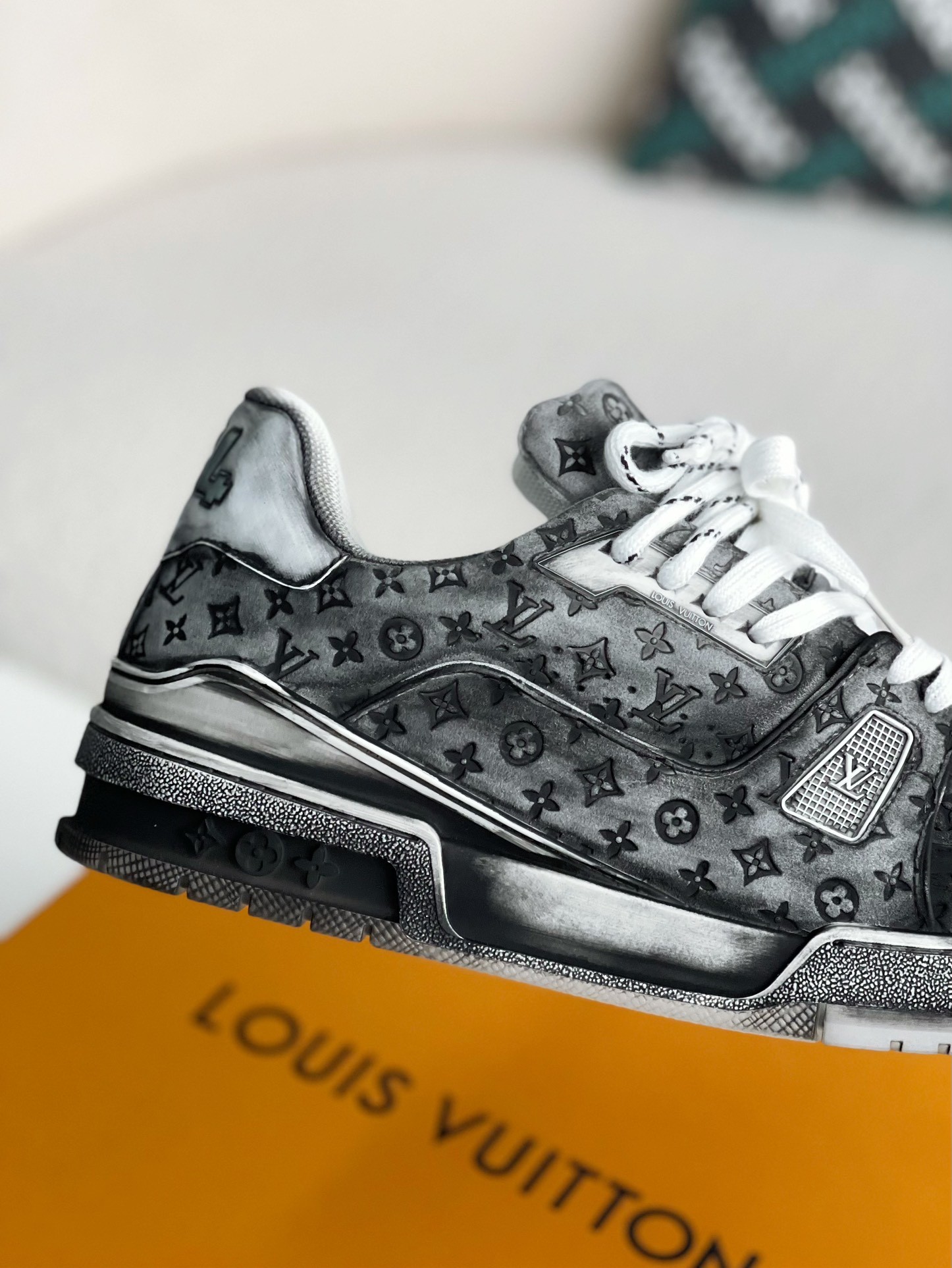 「#3567」 LOUIS VUITTON TRAINER SNEAKERS