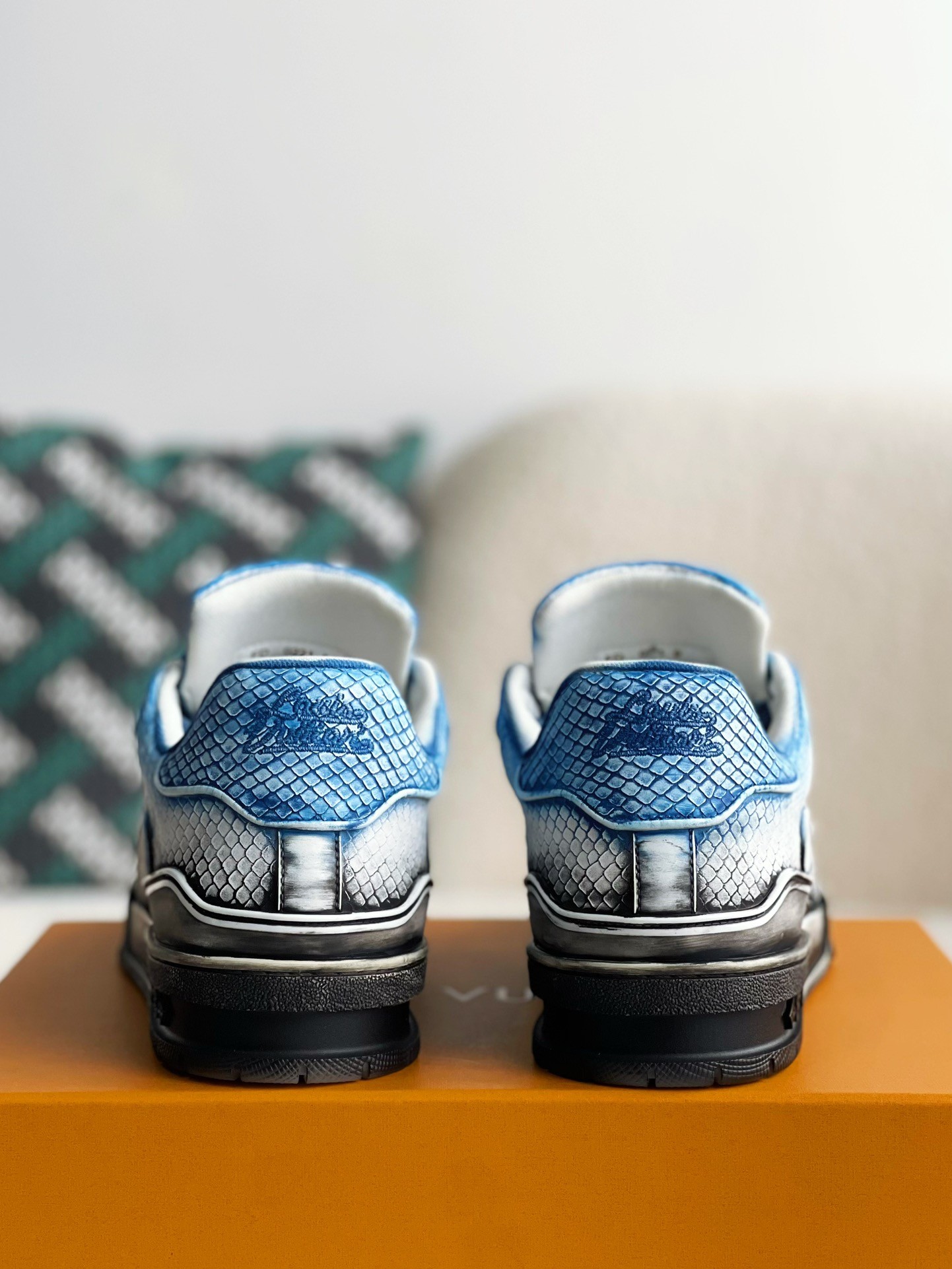 「#3314」 LOUIS VUITTON TRAINER SNEAKERS