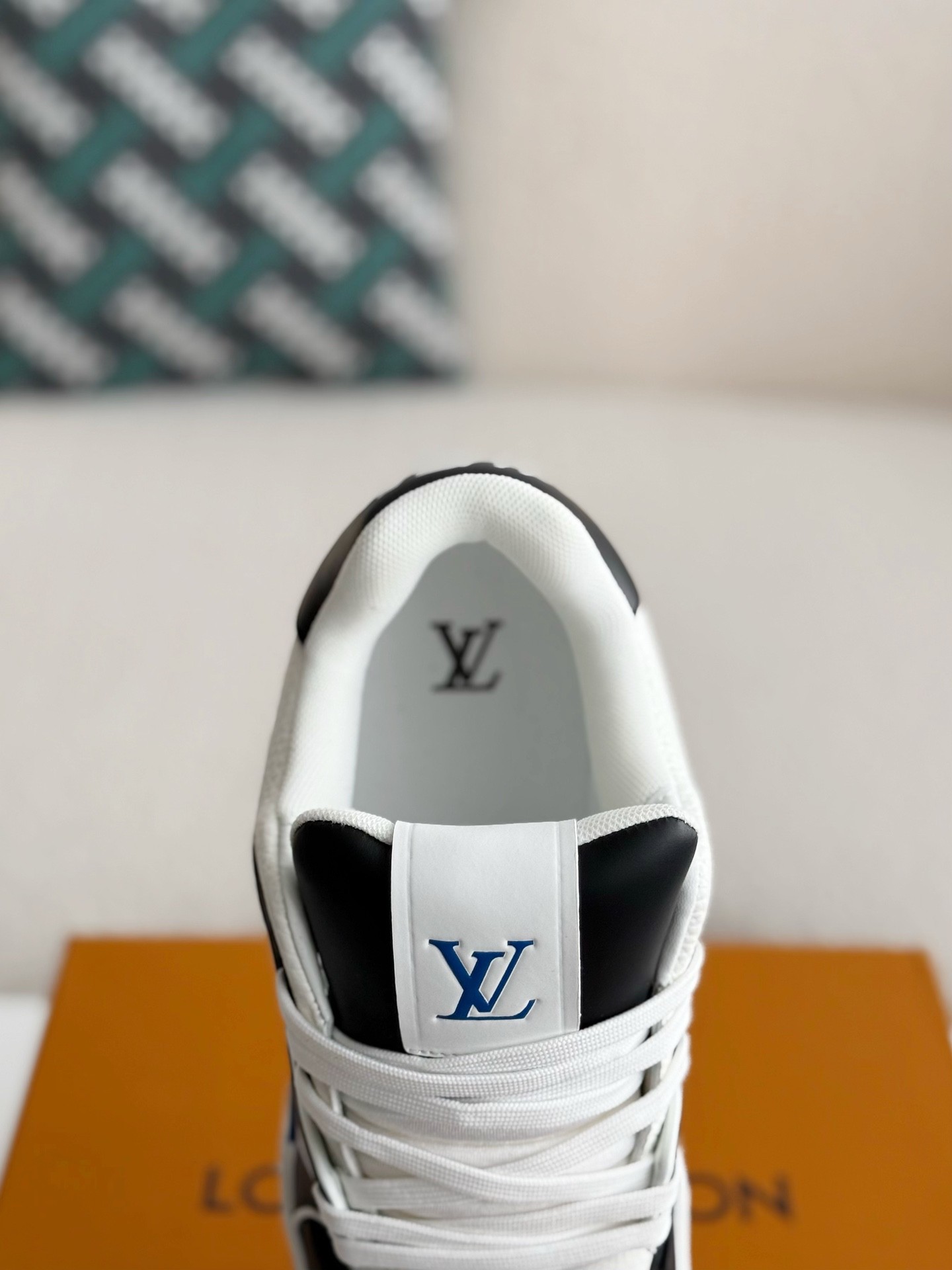 「#3720」LOUIS VUITTON TRAINER SNEAKERS