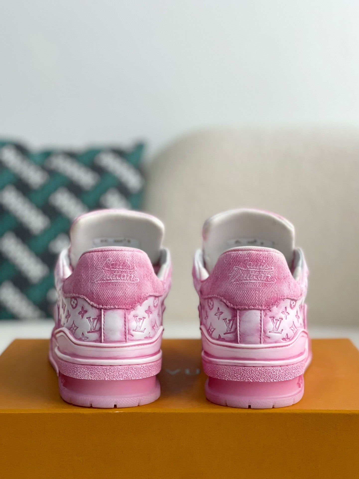 「#3317」 LOUIS VUITTON TRAINER SNEAKERS