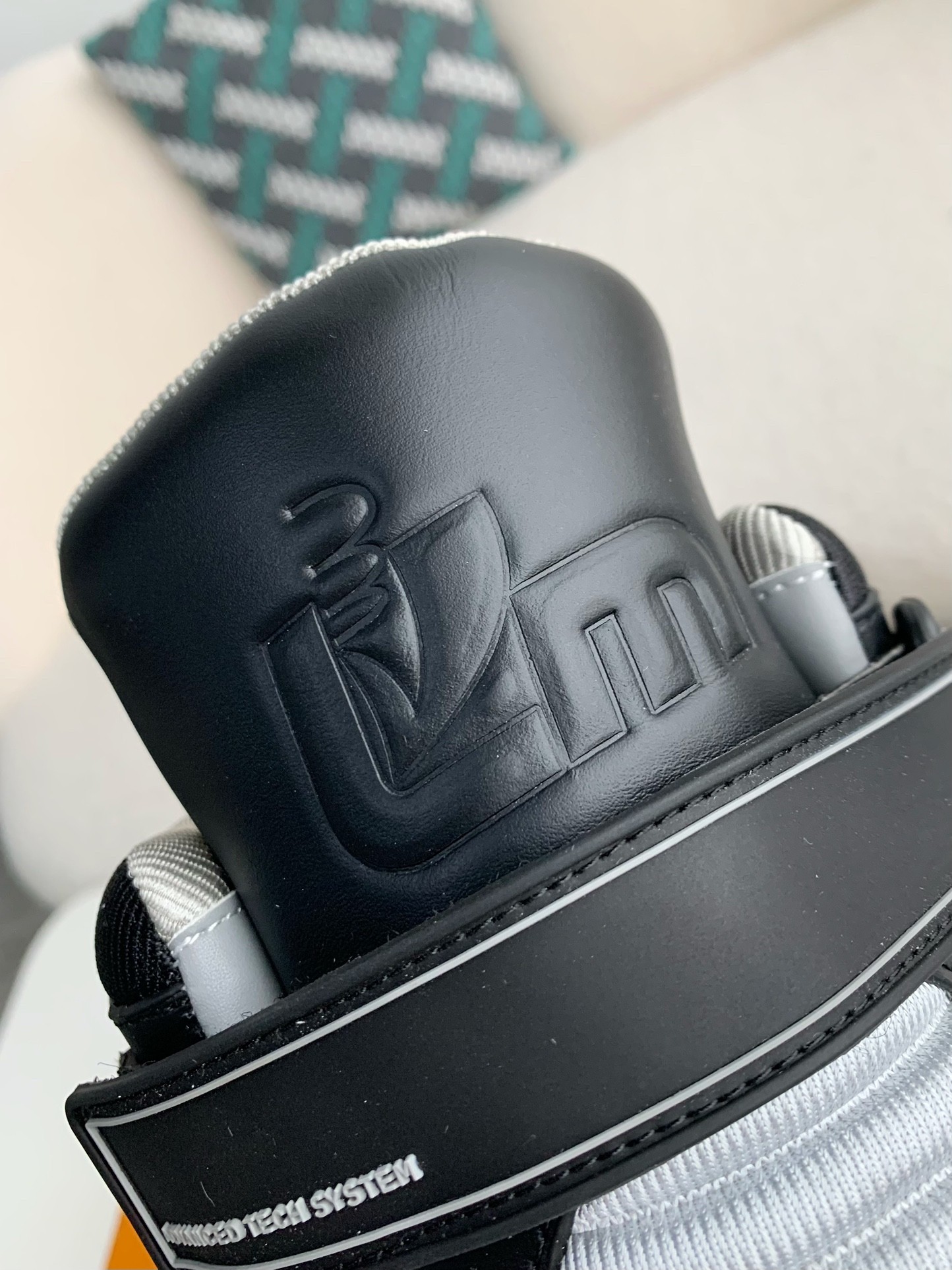 「#3105」LOUIS VUITTON TRAINER SNEAKERS