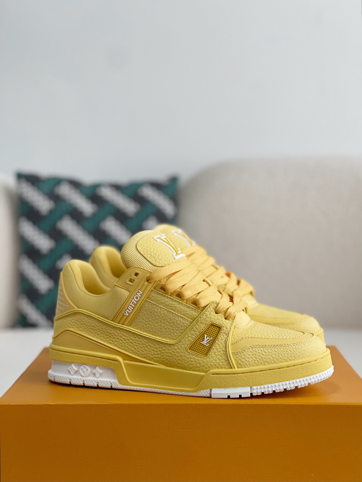 「#3037」LOUIS VUITTON SNEAKERS