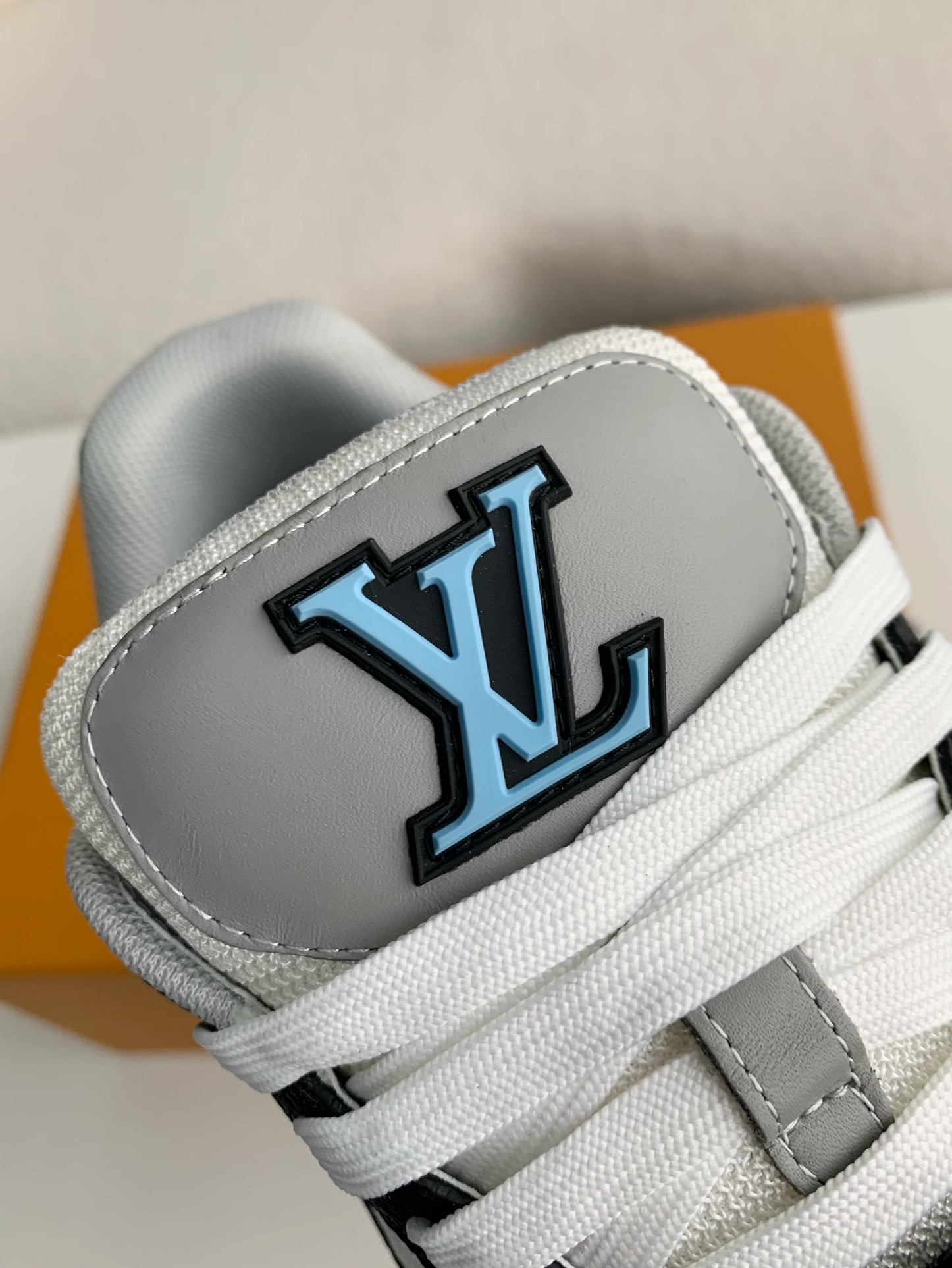 「#2325」LOUIS VUITTON TRAINER Sneakers