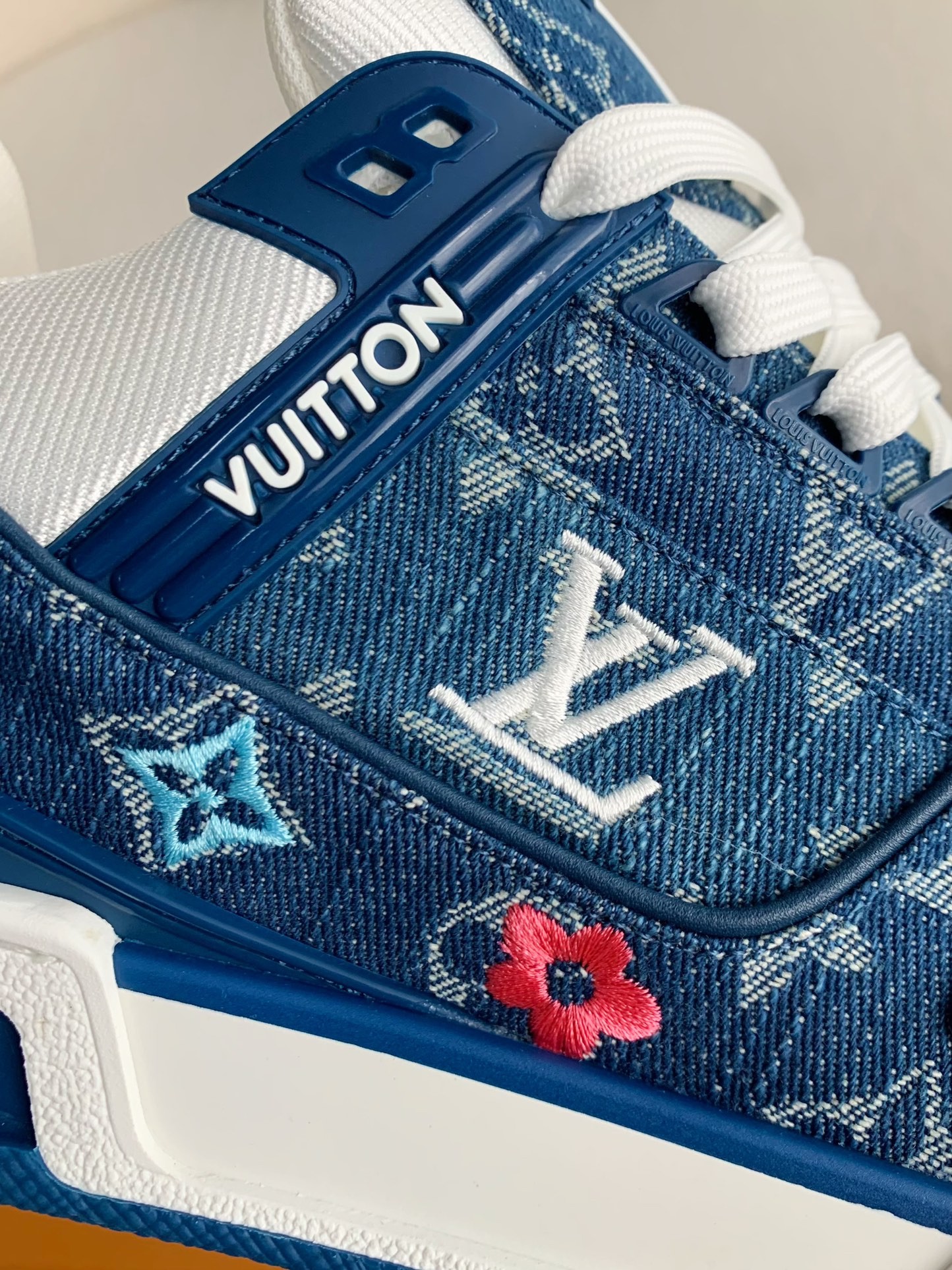 「#3239」 LOUIS VUITTON TRAINER SNEAKERS