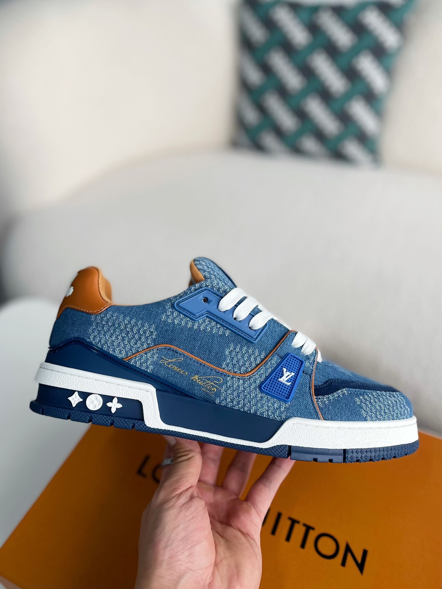 「#3124」LOUIS VUITTON SNEAKERS