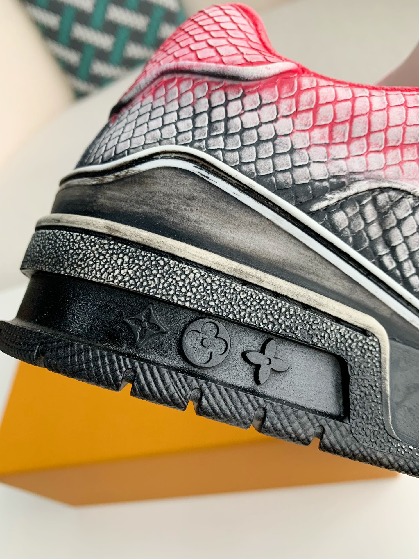 「#3313」 LOUIS VUITTON TRAINER SNEAKERS