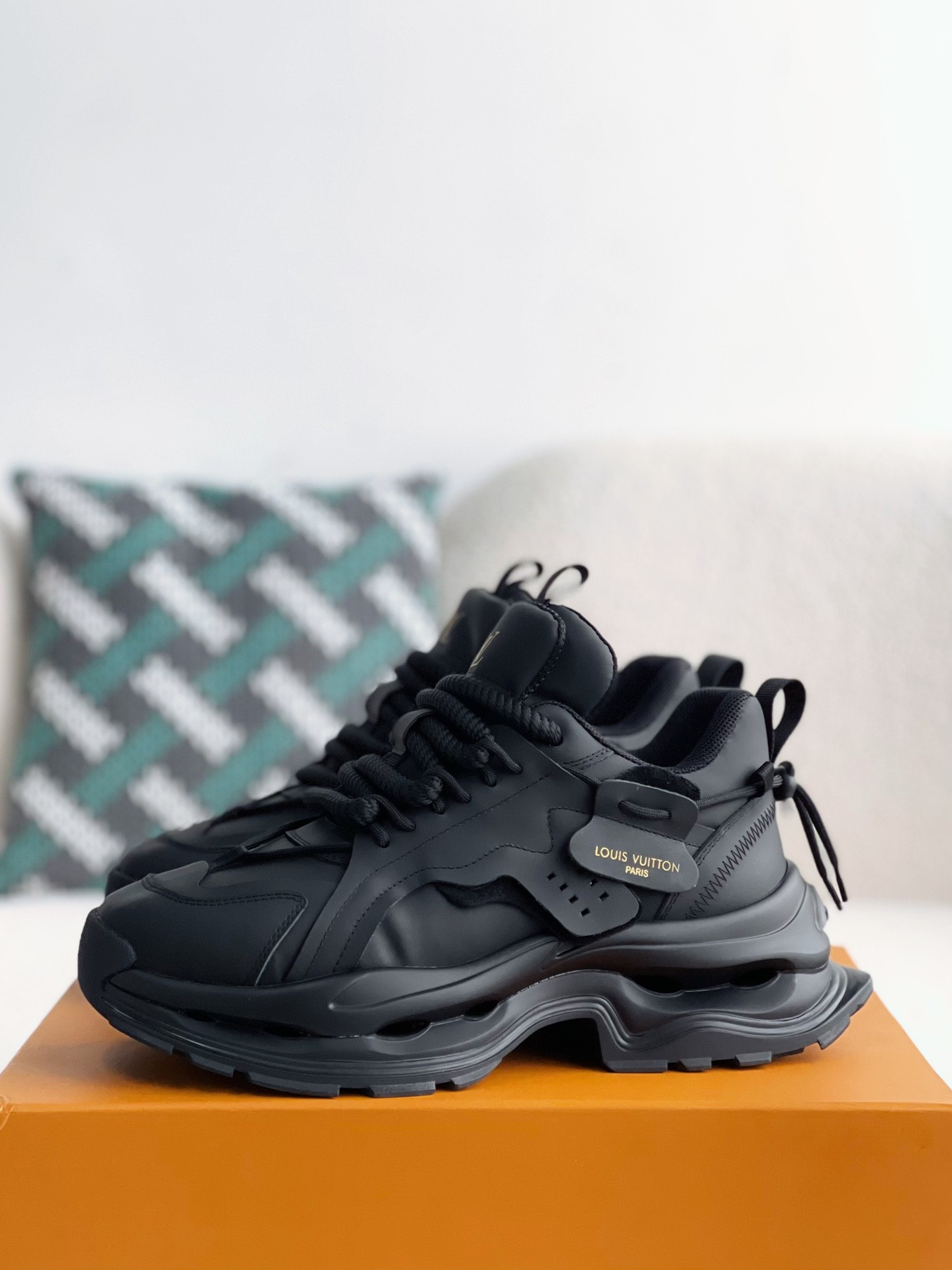 「#3520」LOUIS VUITTON CASUAL SNEAKERS