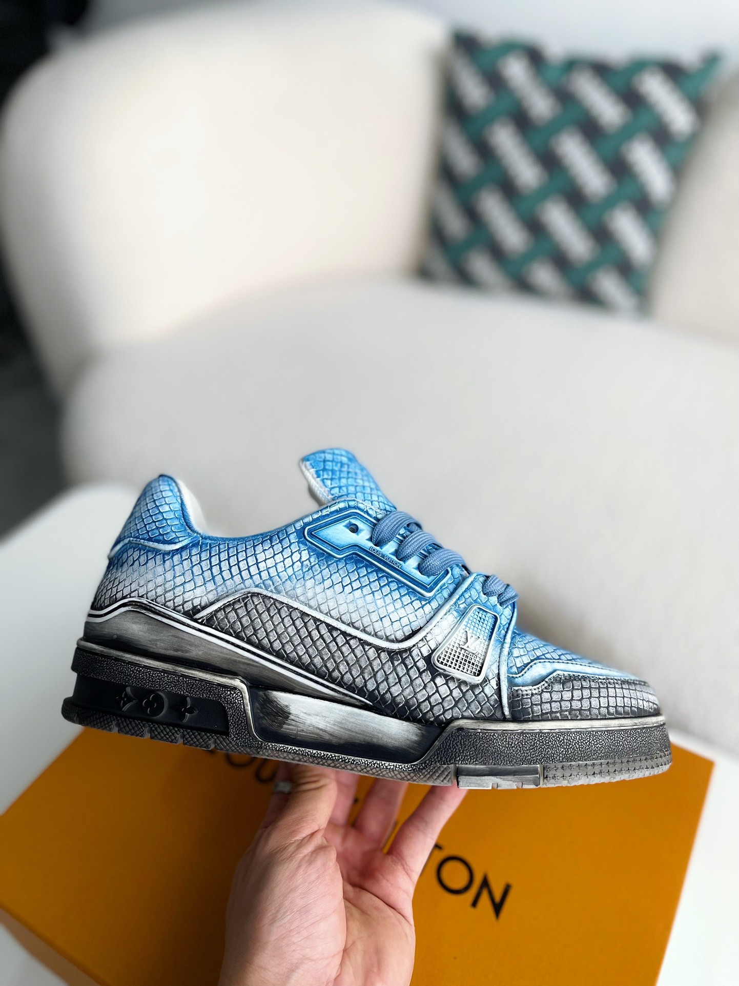 「#3314」 LOUIS VUITTON TRAINER SNEAKERS