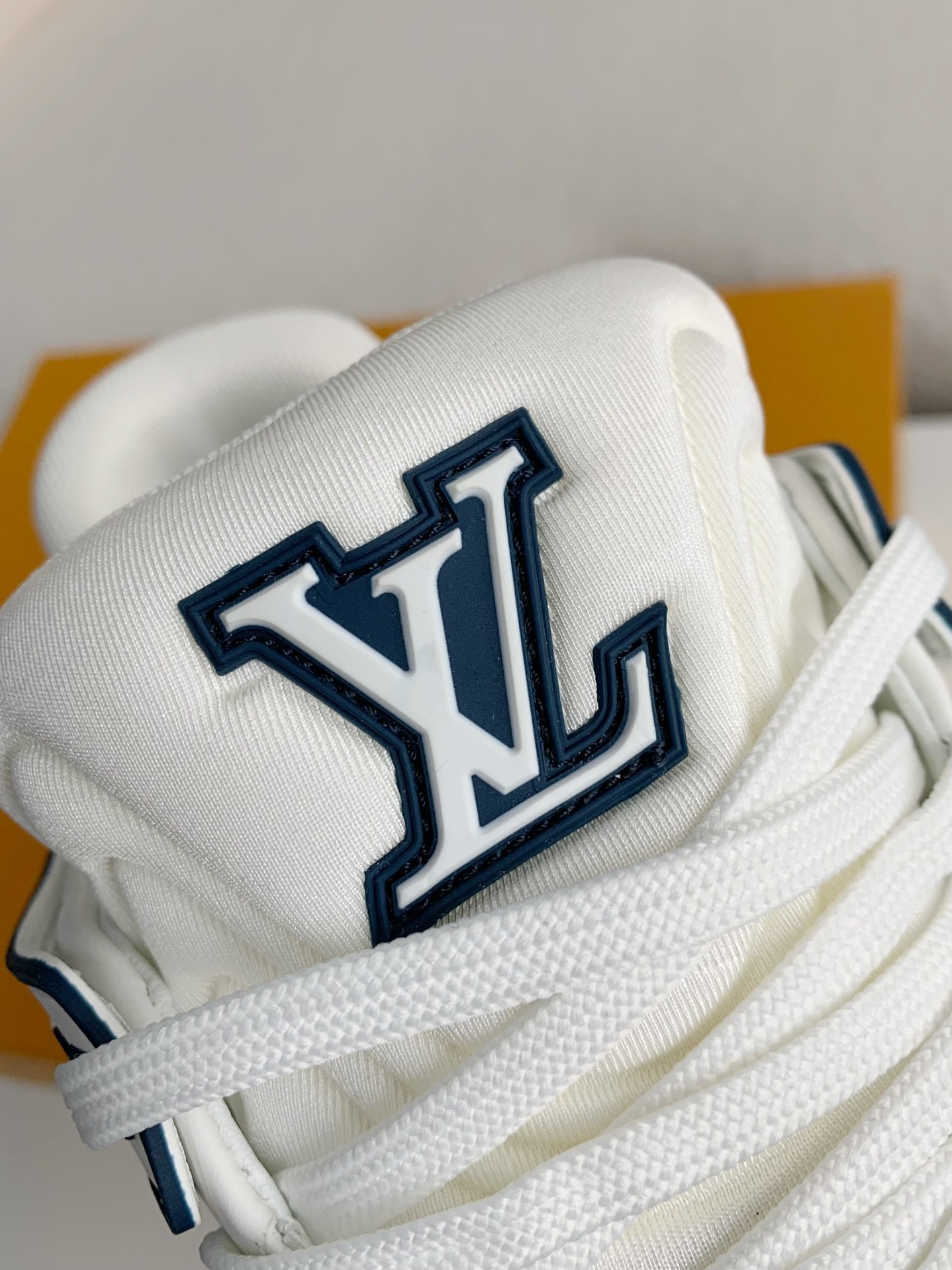 「#3048」LOUIS VUITTON SNEAKERS