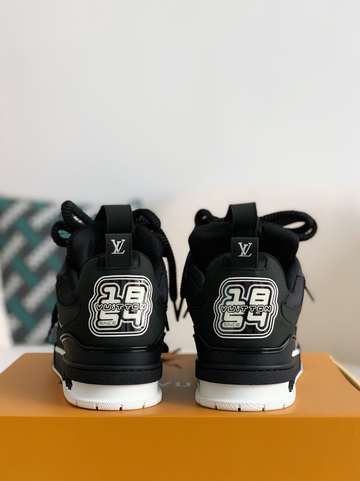 LOUIS VUITTON SKATE SNEAKERS