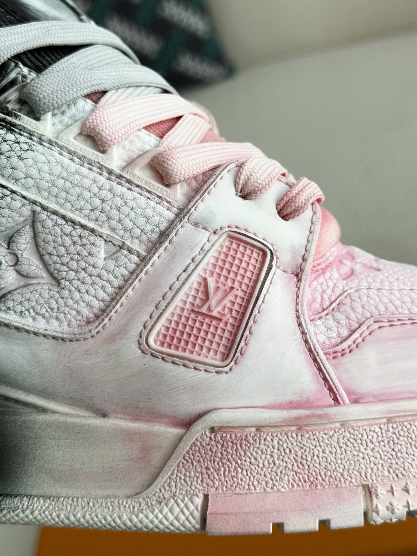 LOUIS VUITTON TRAINER SNEAKERS