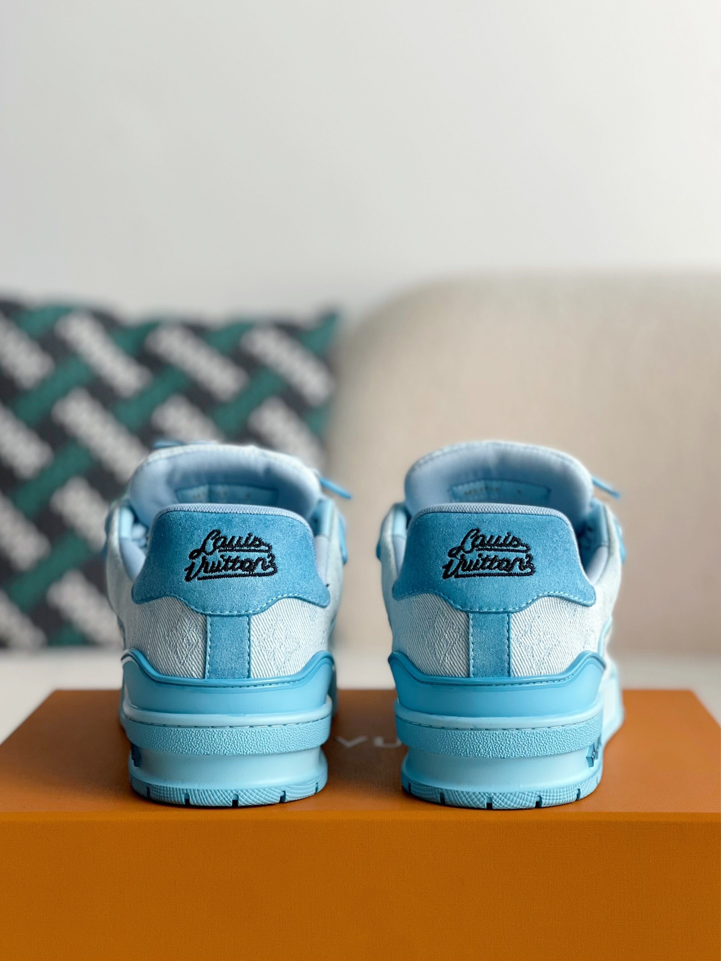 「#3238」 LOUIS VUITTON TRAINER SNEAKERS