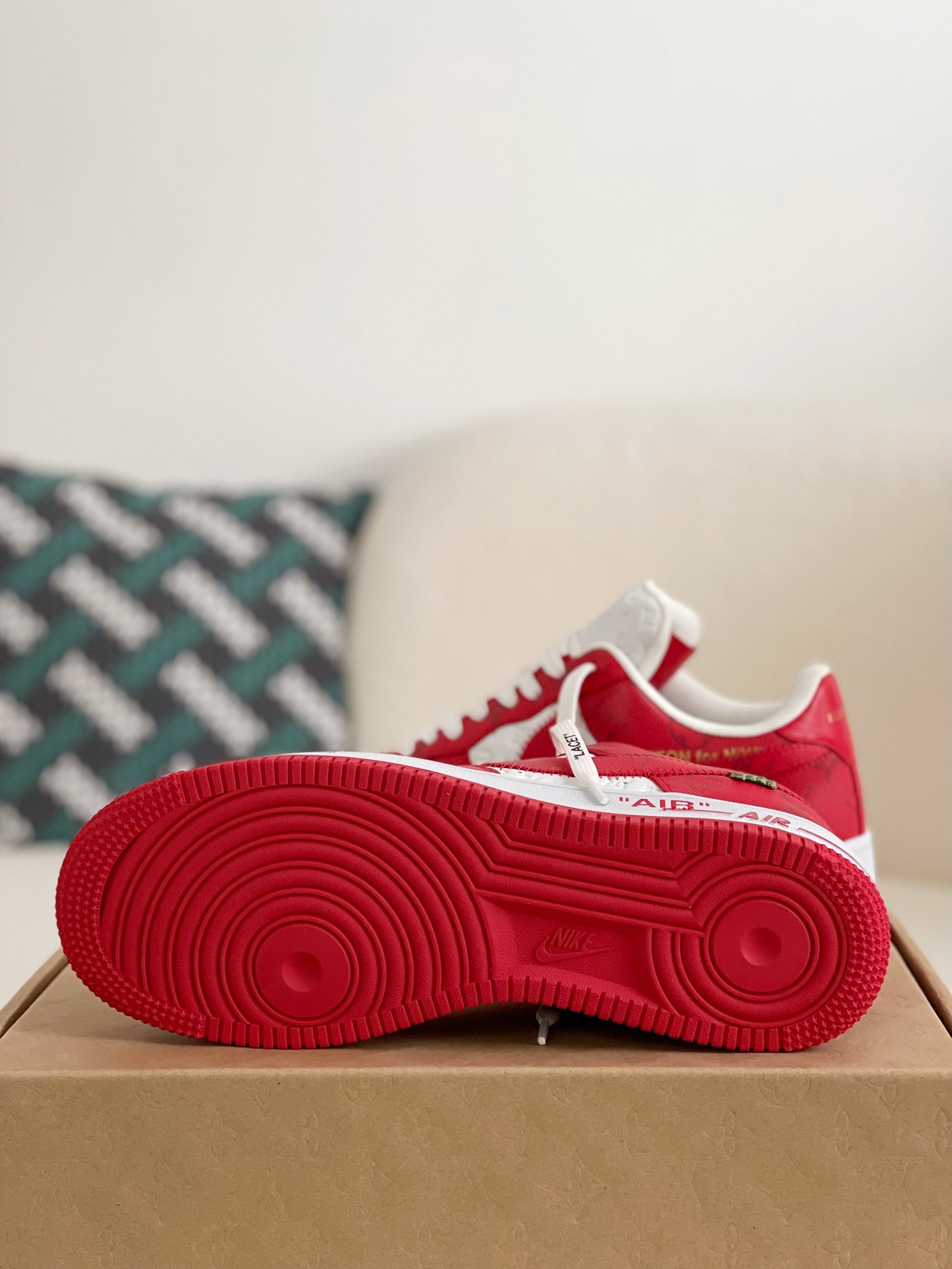 LOUIS VUITTON × NIKE AIR FORCE 1 SNEAKER