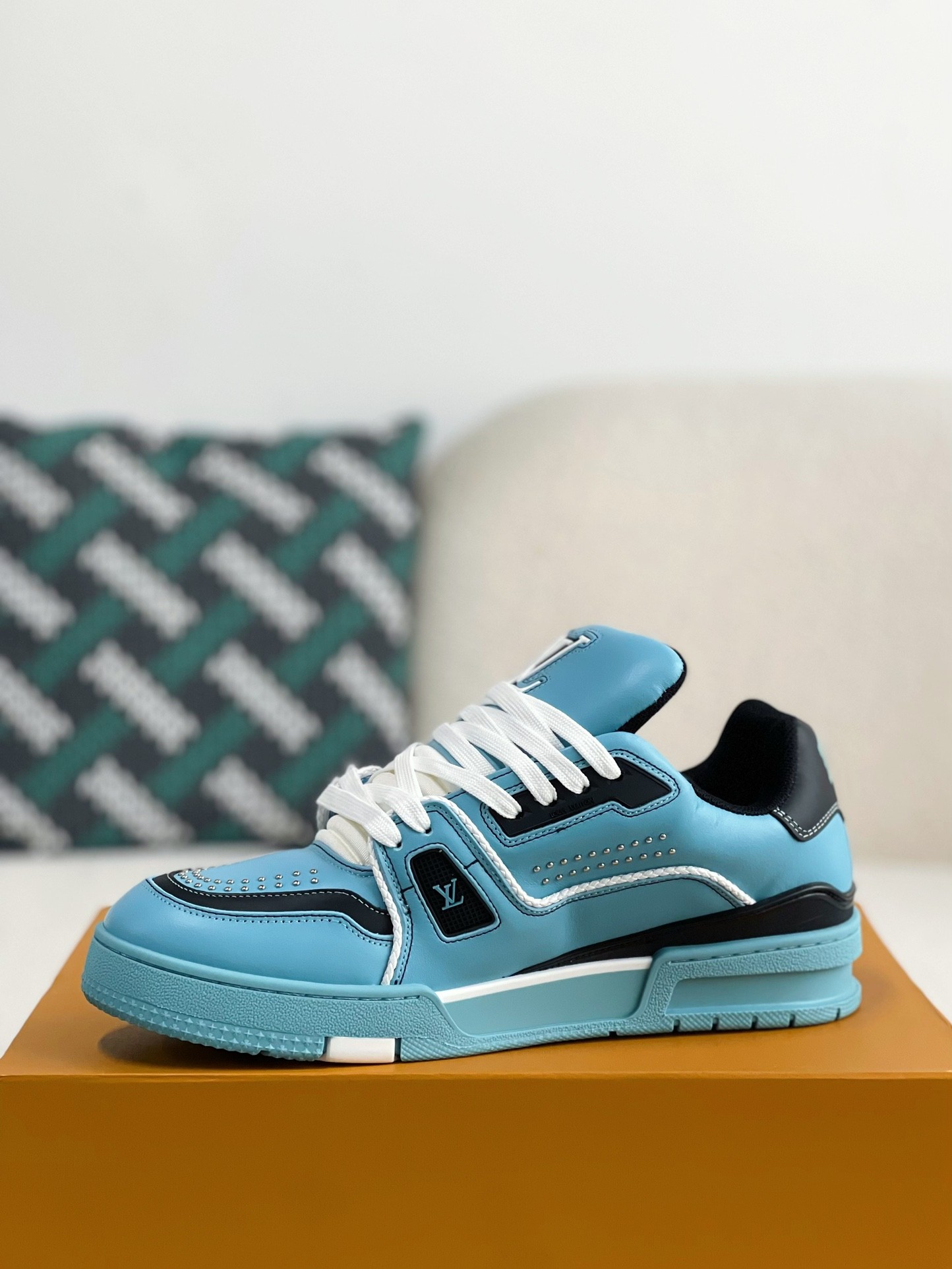 「#3342」 LOUIS VUITTON TRAINER SNEAKERS