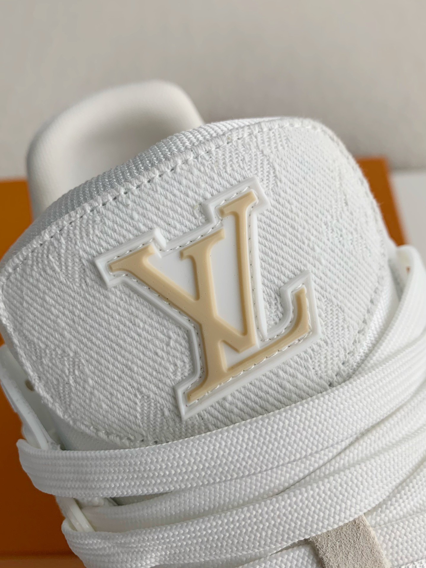 「#3229」 LOUIS VUITTON TRAINER SNEAKERS