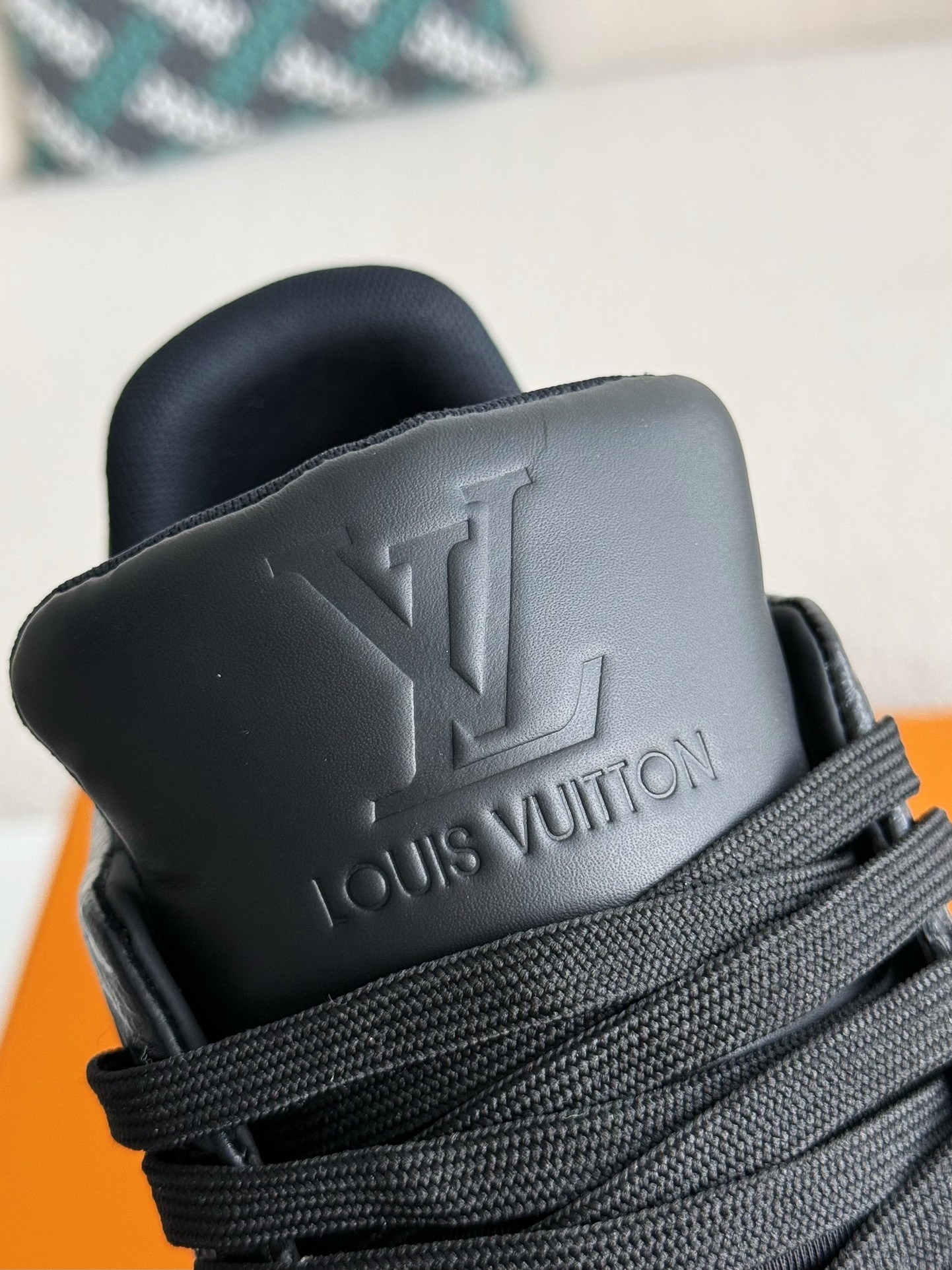 「#3854」 LOUIS VUITTON TRAINER SNEAKERS